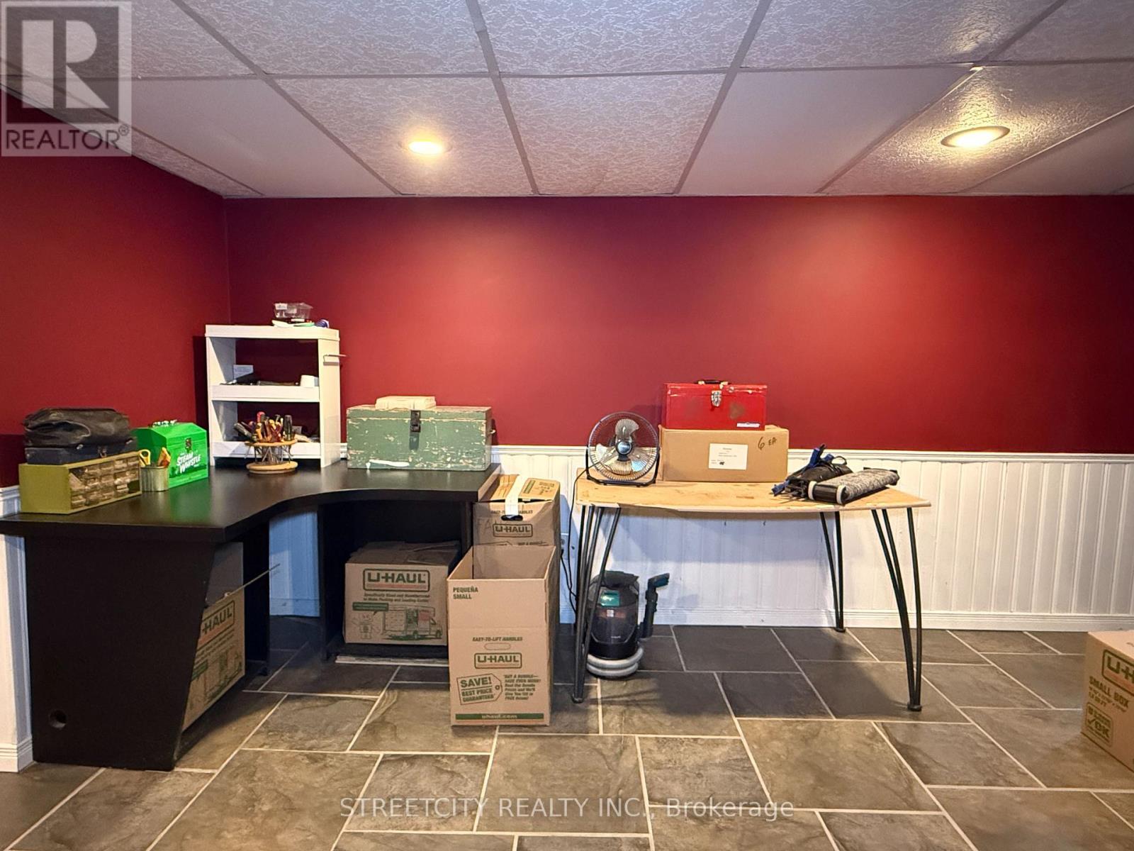 127 Fleming Street, Sarnia, Ontario  N7T 6C2 - Photo 23 - X12408429