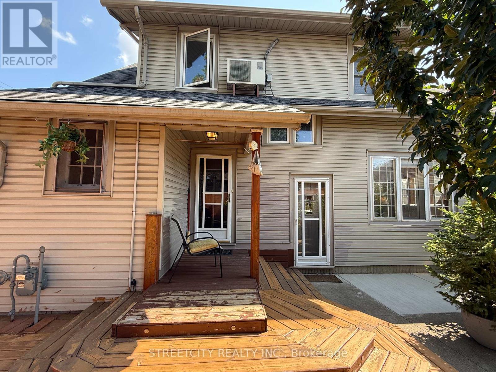 127 Fleming Street, Sarnia, Ontario  N7T 6C2 - Photo 27 - X12408429