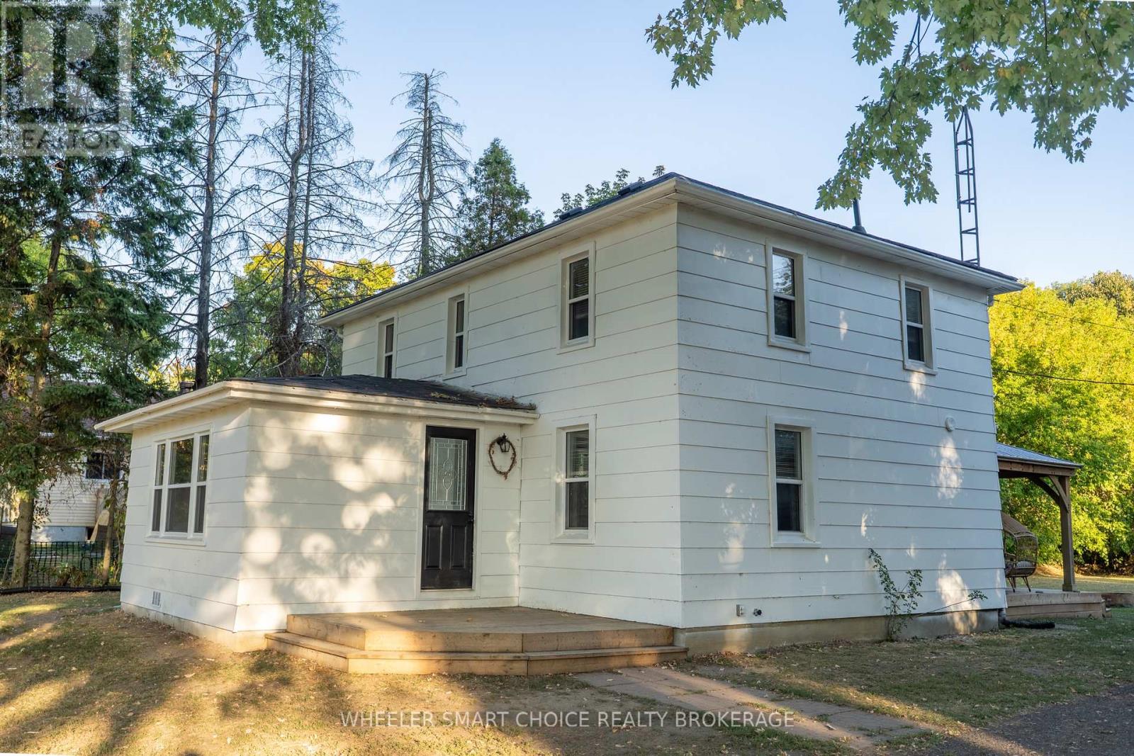 15904 Manning Road, South Stormont, Ontario  K0C 1M0 - Photo 2 - X12408432