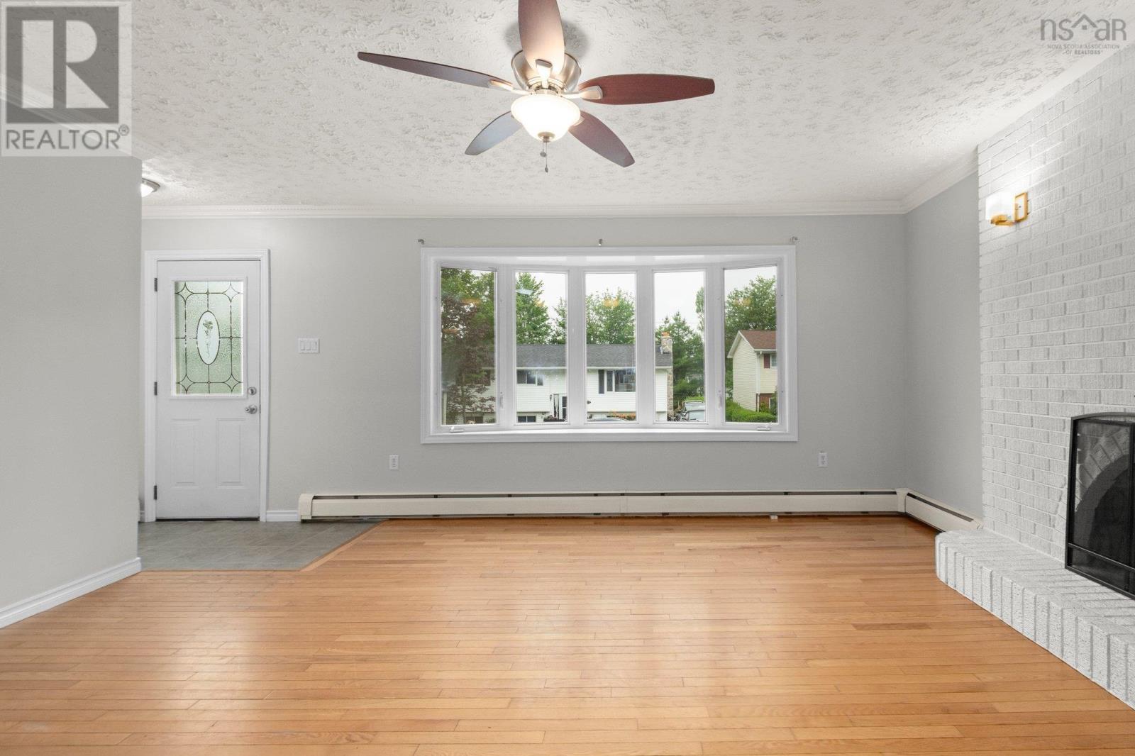Property at 21 Spinner Crescent image 5
