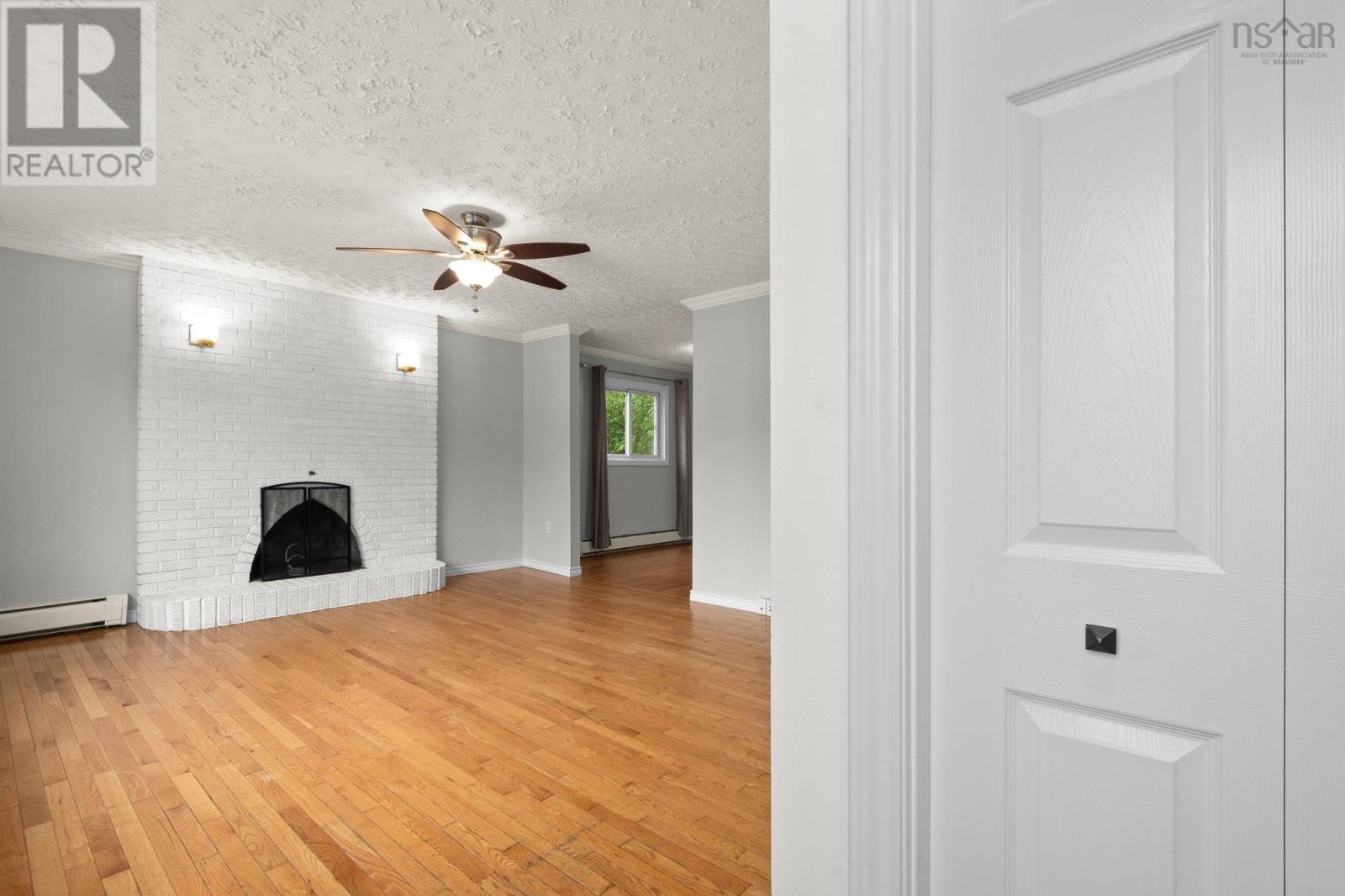 Property at 21 Spinner Crescent image 3