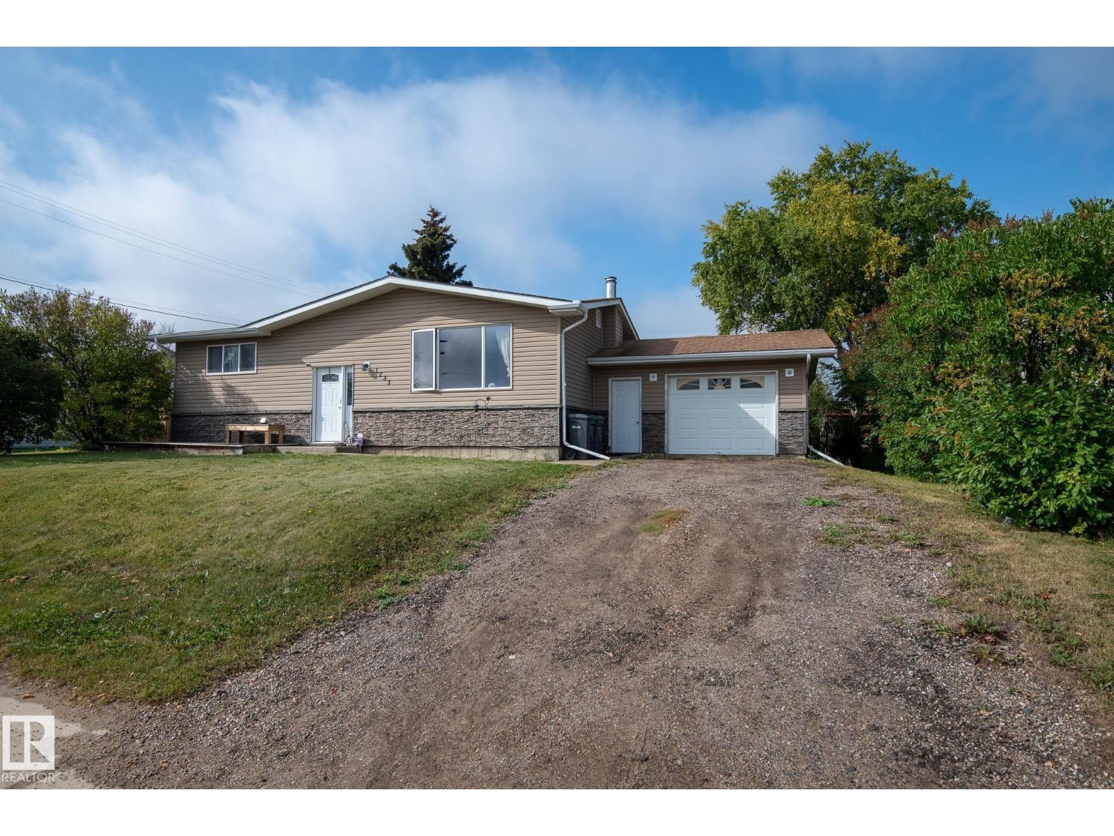 1733 6 ST, Cold Lake, Alberta