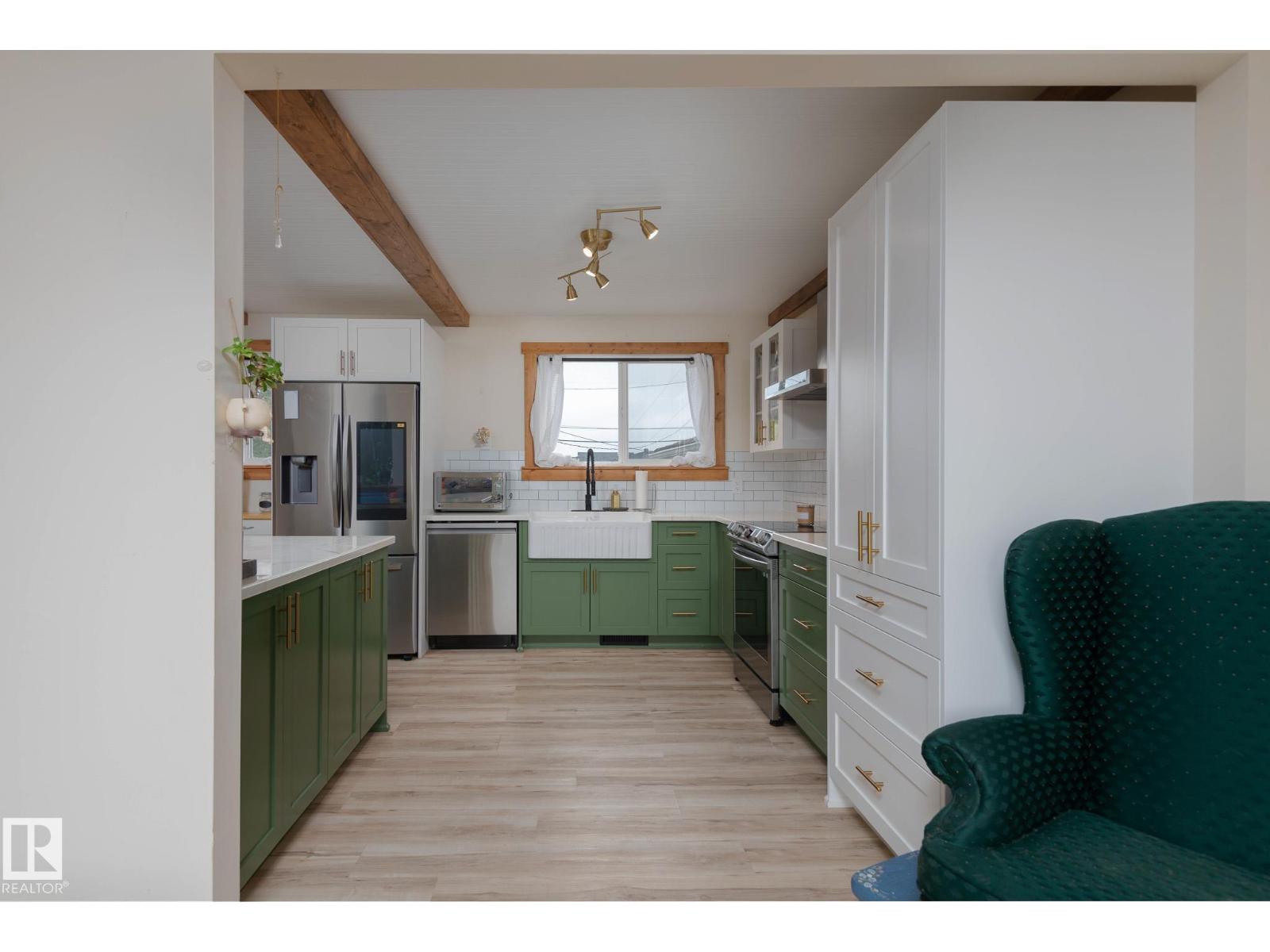 1733 6 St, Cold Lake, Alberta  T9M 1L5 - Photo 4 - E4458071
