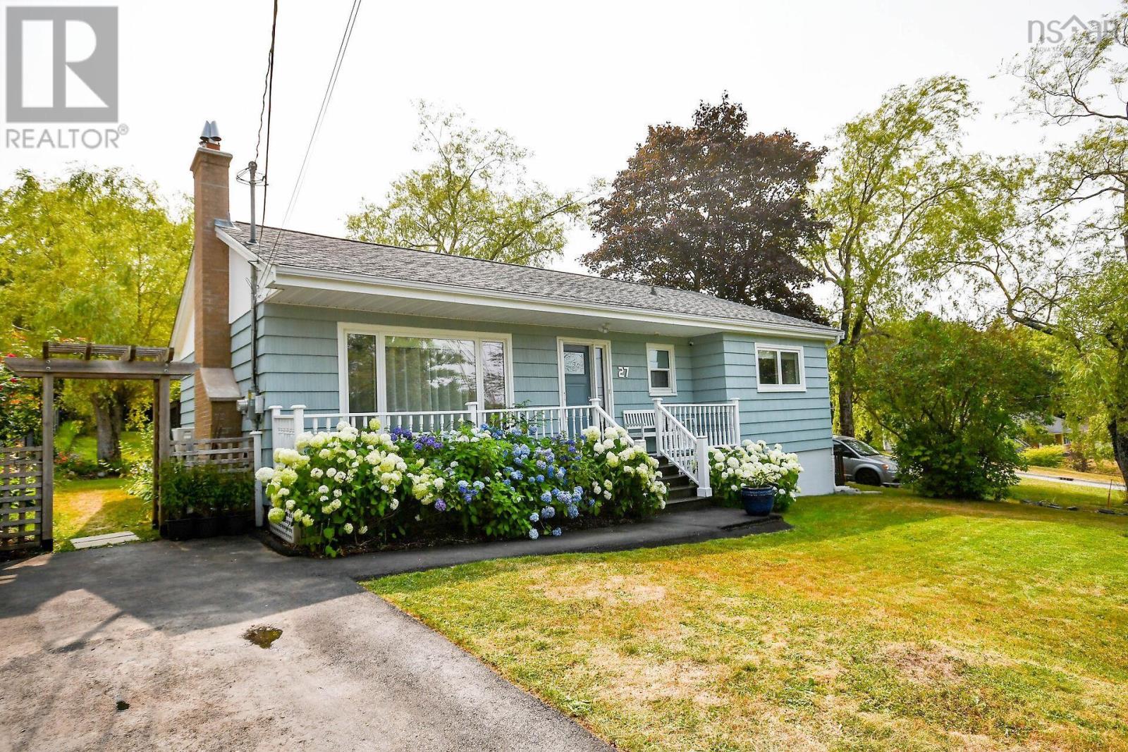 Property at 27 Dartmoor Crescent image 2