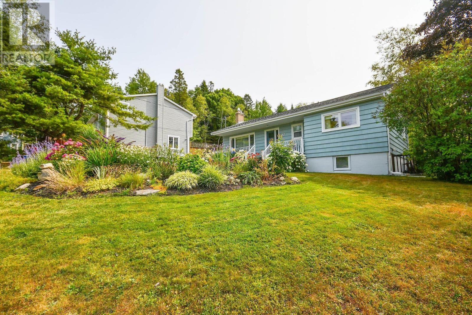 Property at 27 Dartmoor Crescent image 4