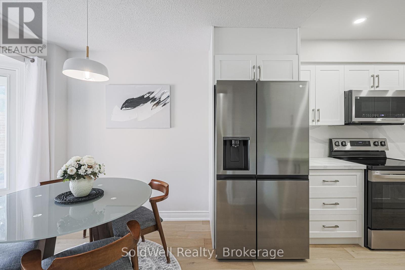 160 Charles Street, Vaughan, Ontario  L4J 3C7 - Photo 13 - N12408426