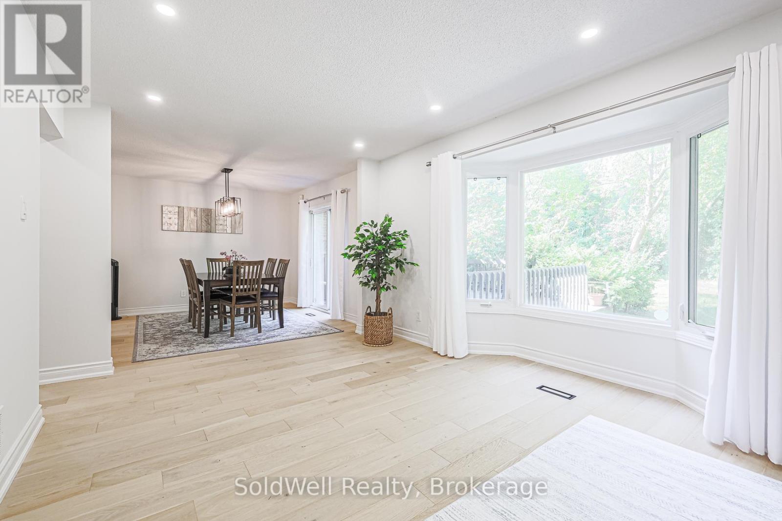 160 Charles Street, Vaughan, Ontario  L4J 3C7 - Photo 21 - N12408426
