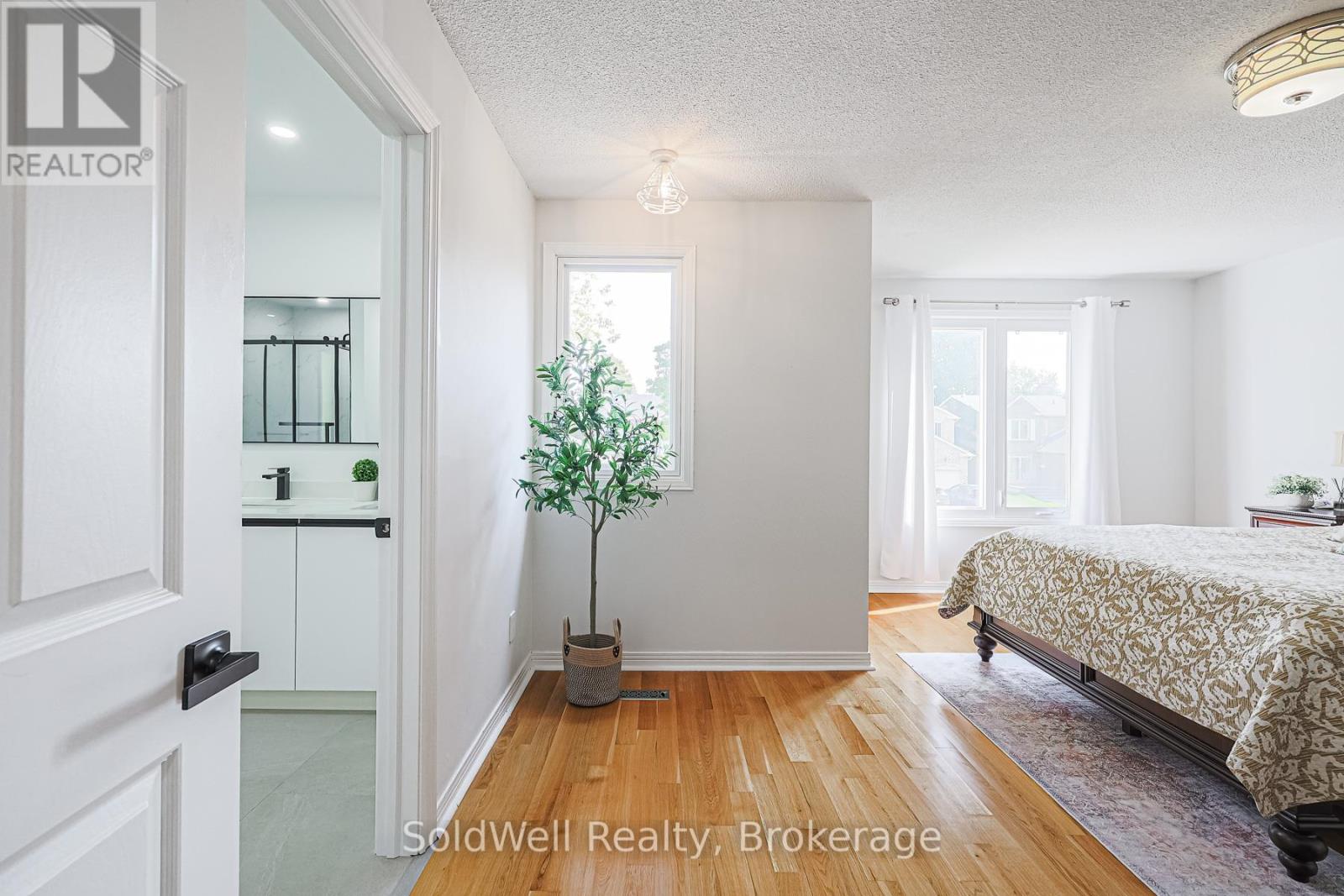 160 Charles Street, Vaughan, Ontario  L4J 3C7 - Photo 23 - N12408426