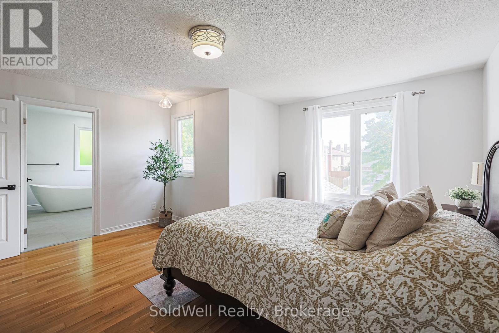 160 Charles Street, Vaughan, Ontario  L4J 3C7 - Photo 25 - N12408426