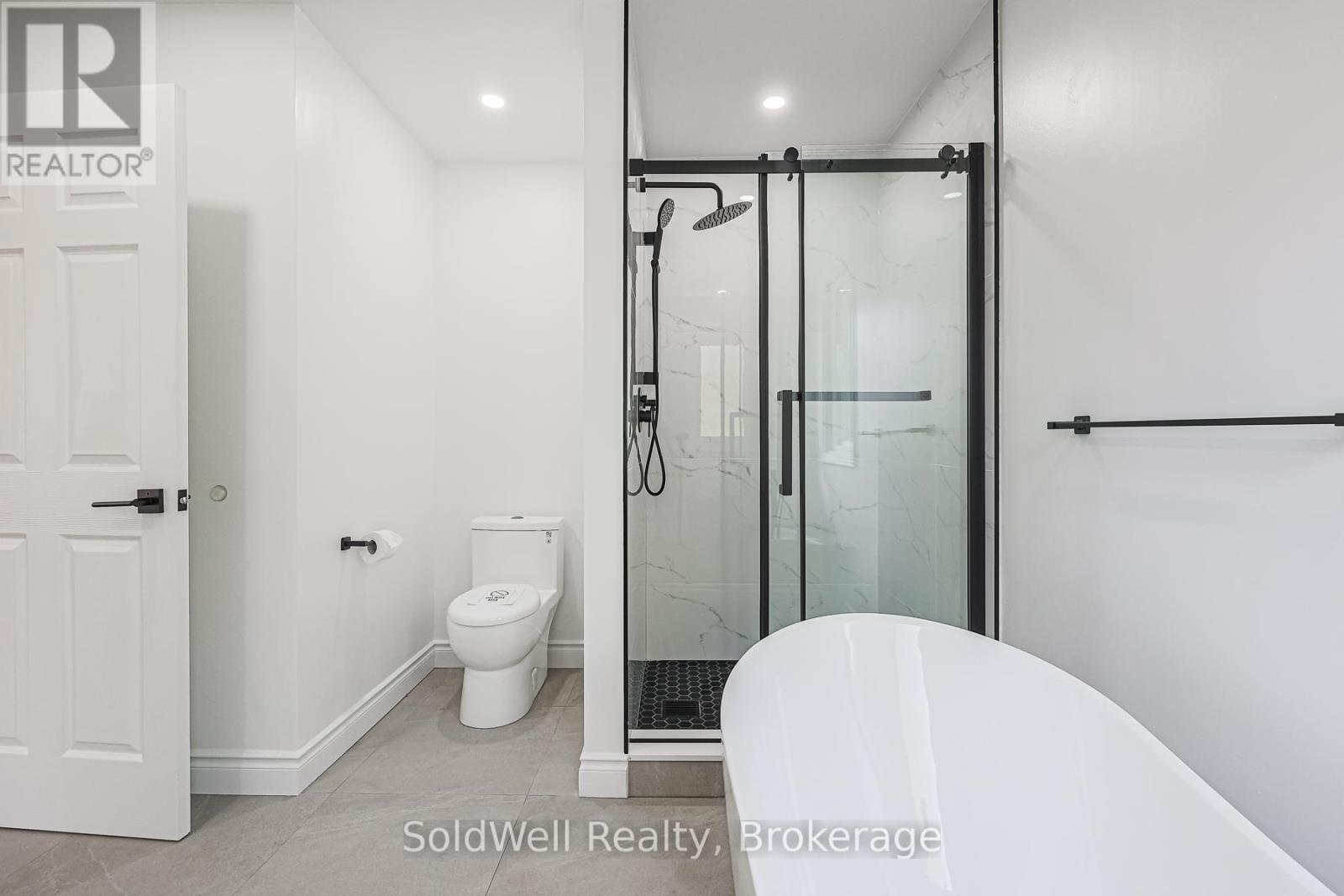 160 Charles Street, Vaughan, Ontario  L4J 3C7 - Photo 27 - N12408426