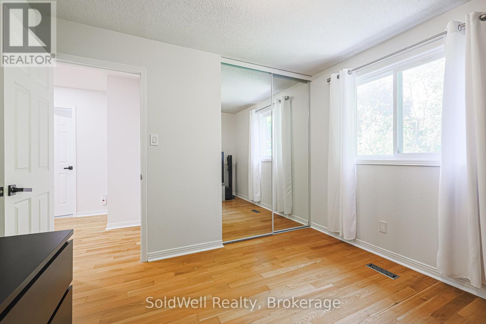 160 Charles Street, Vaughan, Ontario  L4J 3C7 - Photo 31 - N12408426
