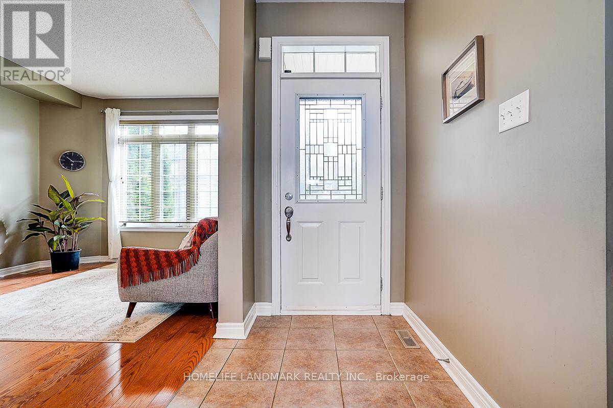 14 Tottenham Court, Markham, Ontario  L6B 1H5 - Photo 4 - N12408428