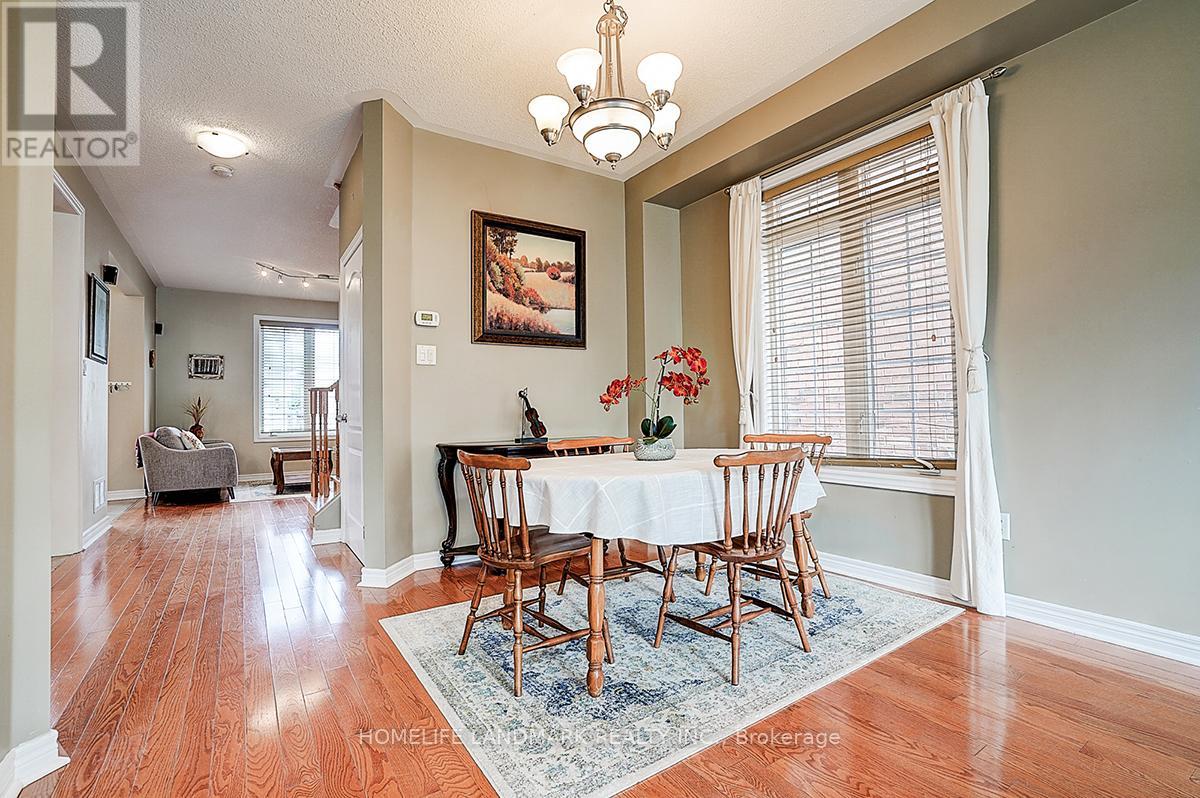 14 Tottenham Court, Markham, Ontario  L6B 1H5 - Photo 7 - N12408428