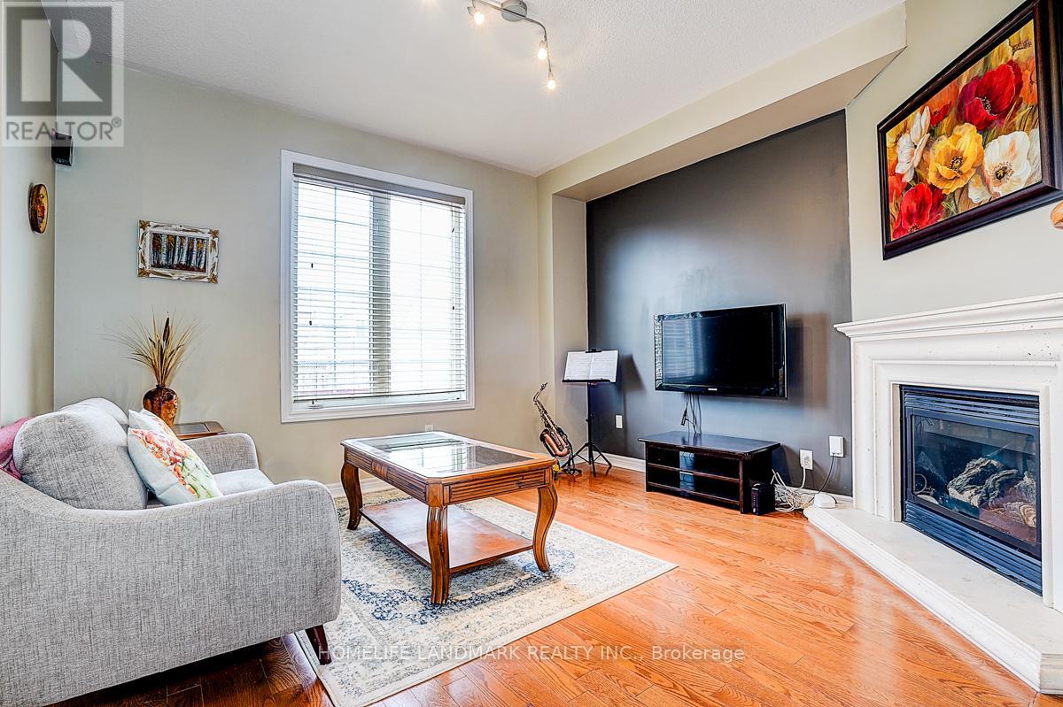 14 Tottenham Court, Markham, Ontario  L6B 1H5 - Photo 8 - N12408428