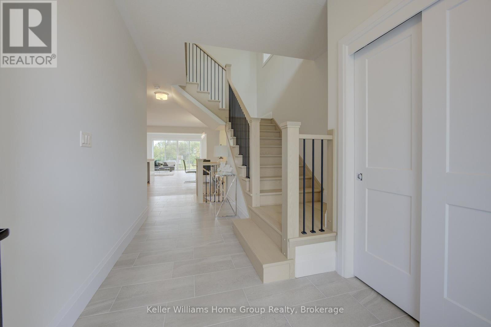 31 Nicholas Way, Guelph, Ontario  N1E 0T1 - Photo 2 - X12408454