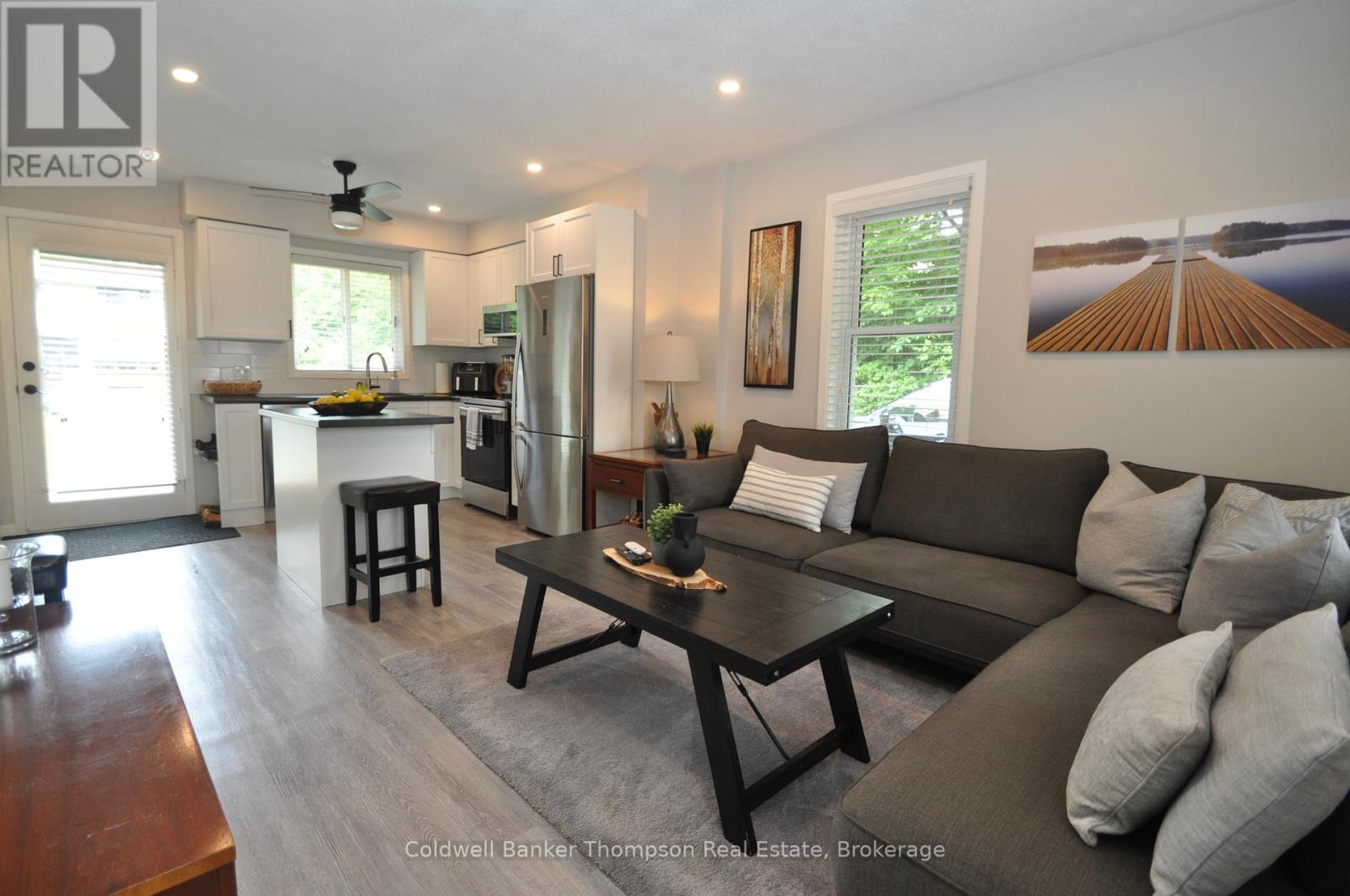 9 Maple Avenue, Huntsville, Ontario  P1H 1H2 - Photo 3 - X12408489