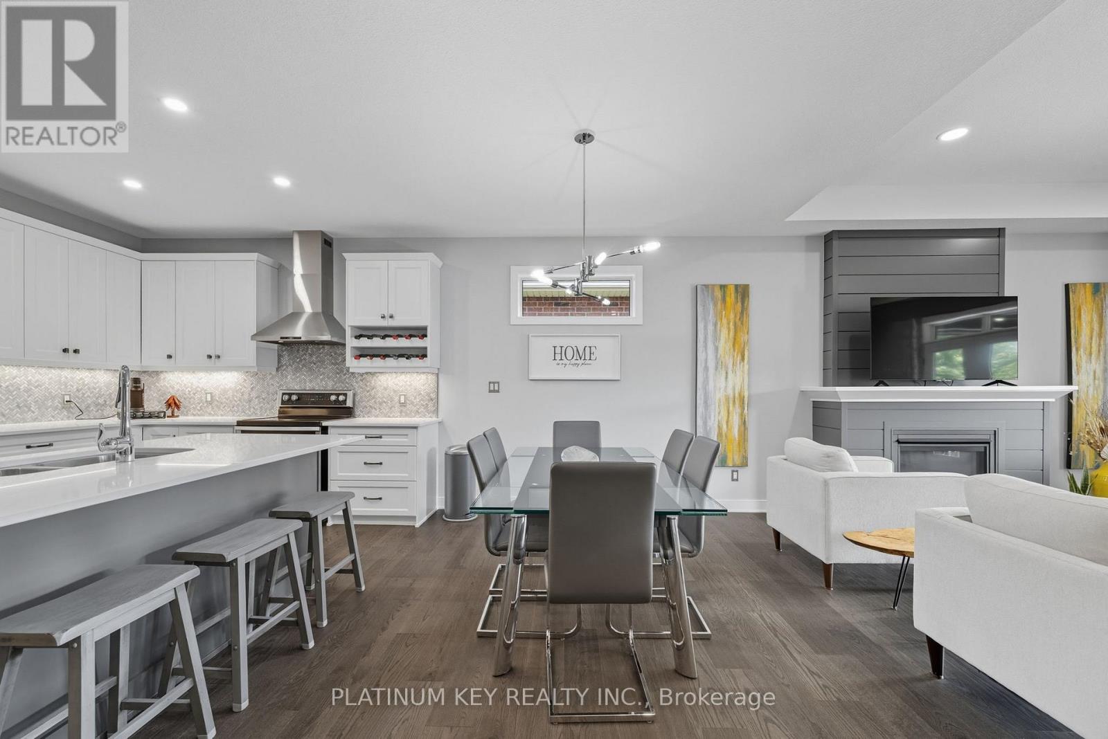 140 Collins Way, Strathroy-Caradoc, Ontario  N7G 0G2 - Photo 10 - X12408453