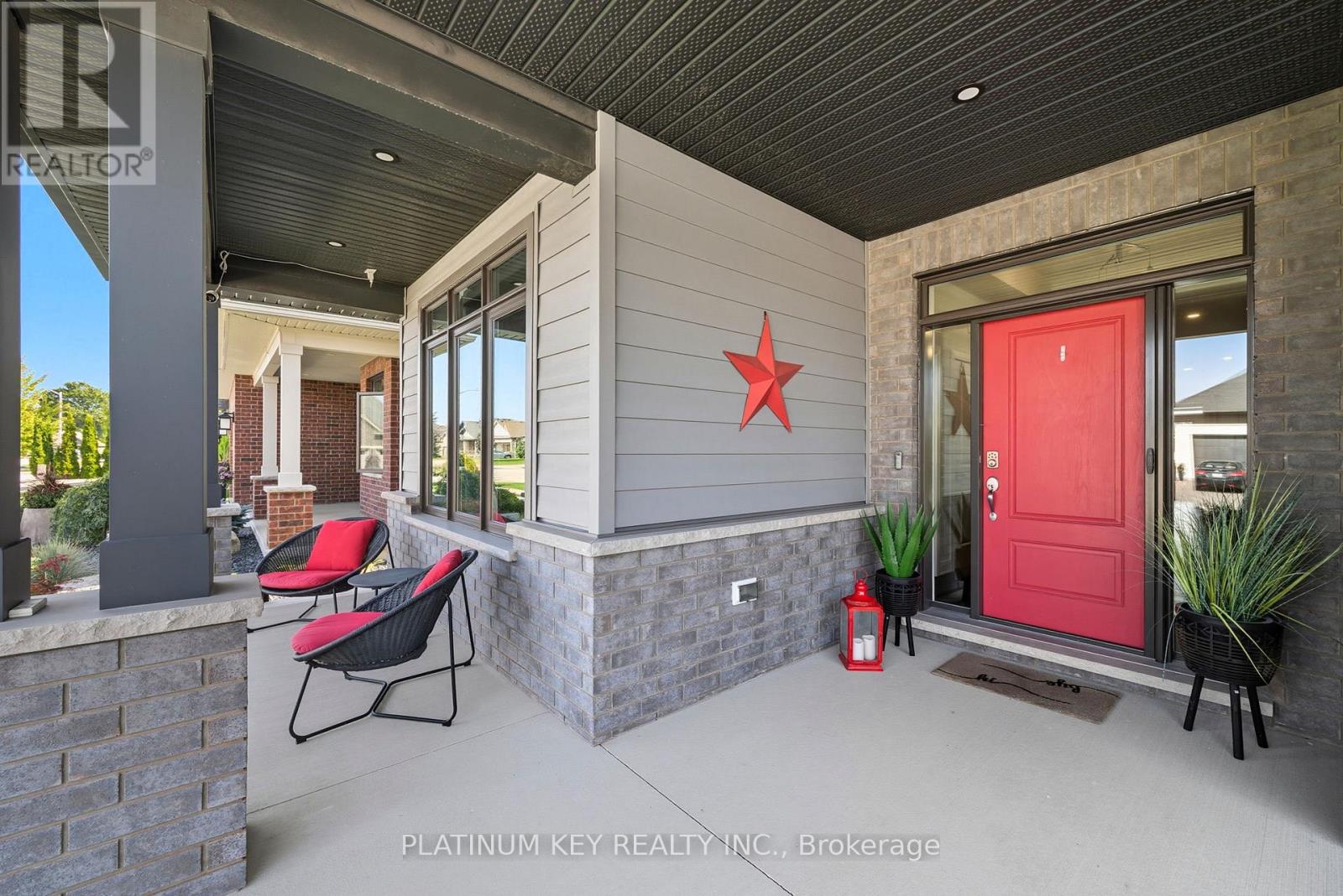 140 Collins Way, Strathroy-Caradoc, Ontario  N7G 0G2 - Photo 2 - X12408453