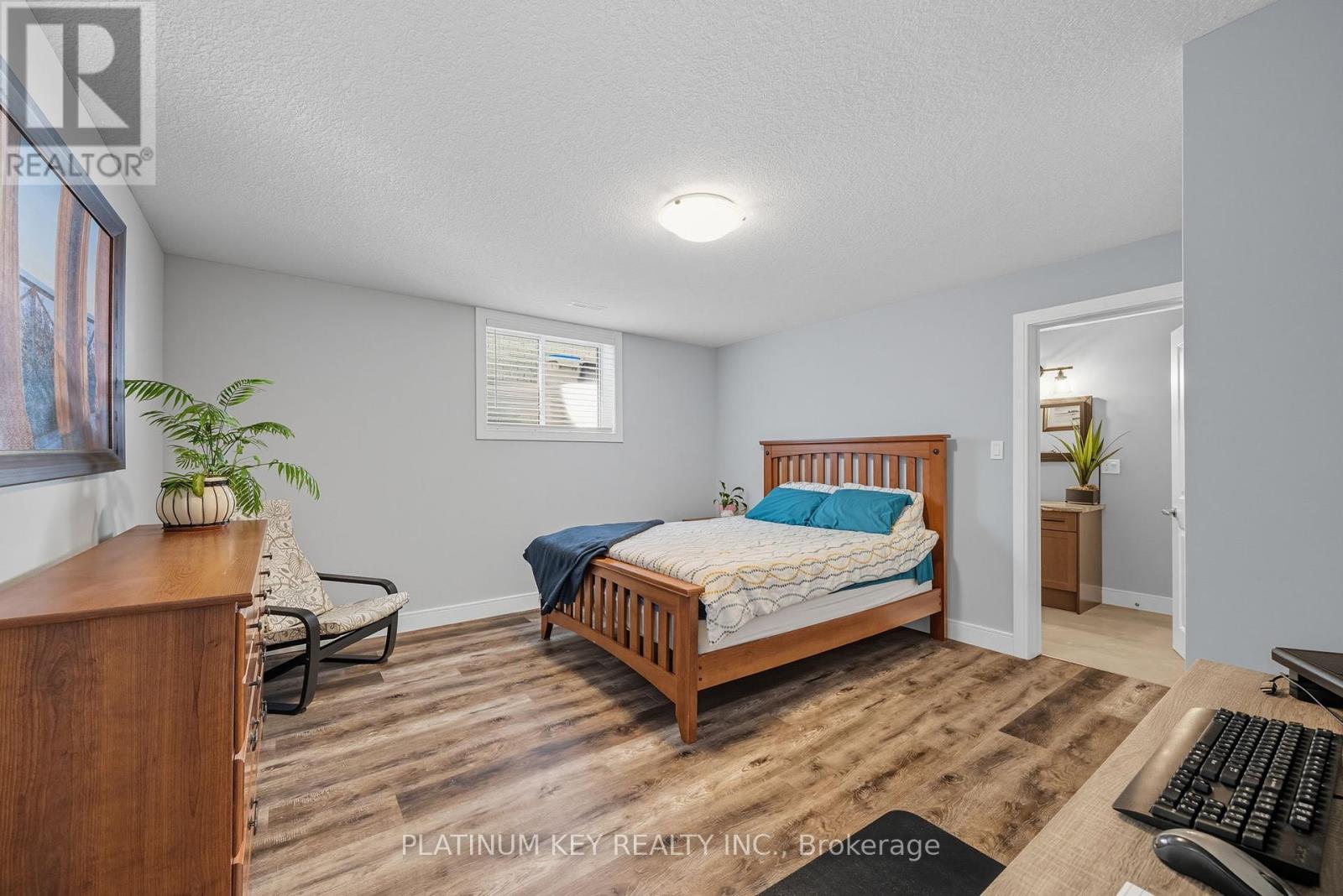 140 Collins Way, Strathroy-Caradoc, Ontario  N7G 0G2 - Photo 26 - X12408453