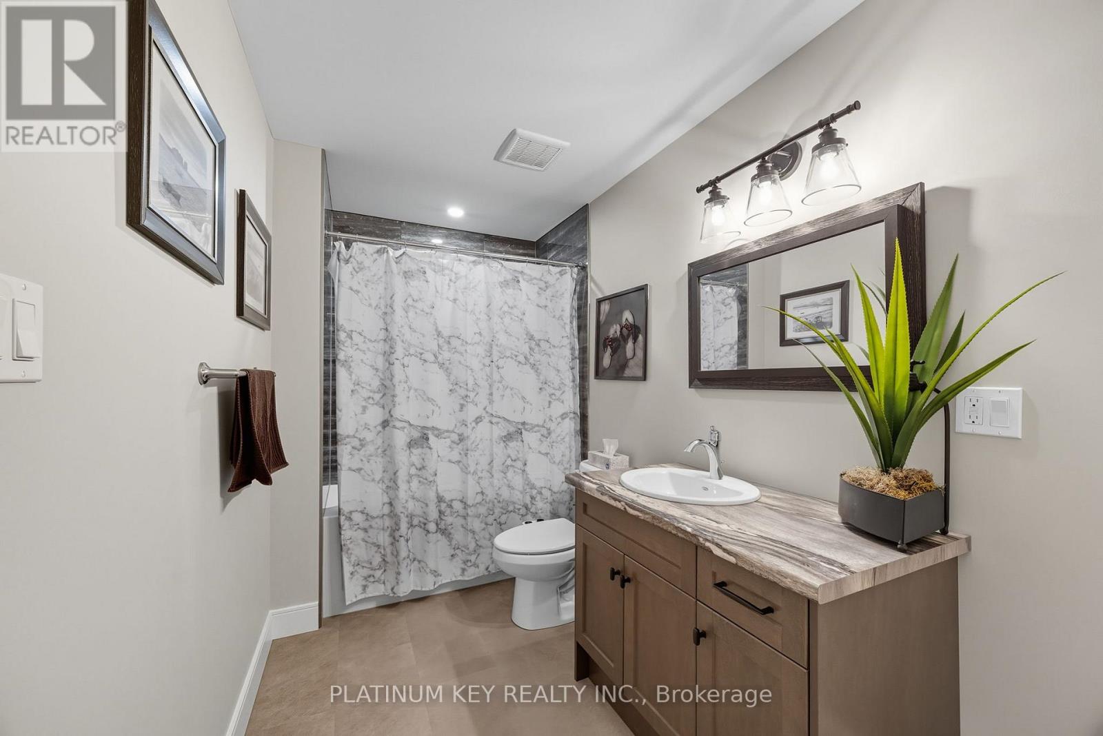 140 Collins Way, Strathroy-Caradoc, Ontario  N7G 0G2 - Photo 27 - X12408453