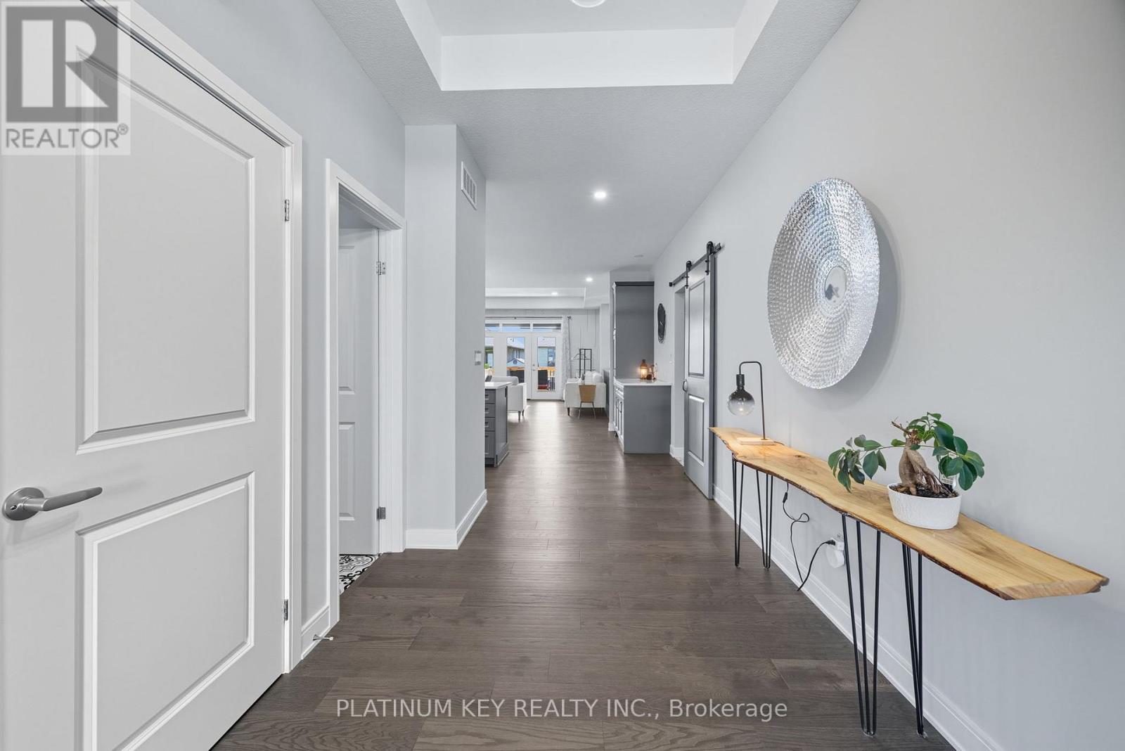 140 Collins Way, Strathroy-Caradoc, Ontario  N7G 0G2 - Photo 4 - X12408453