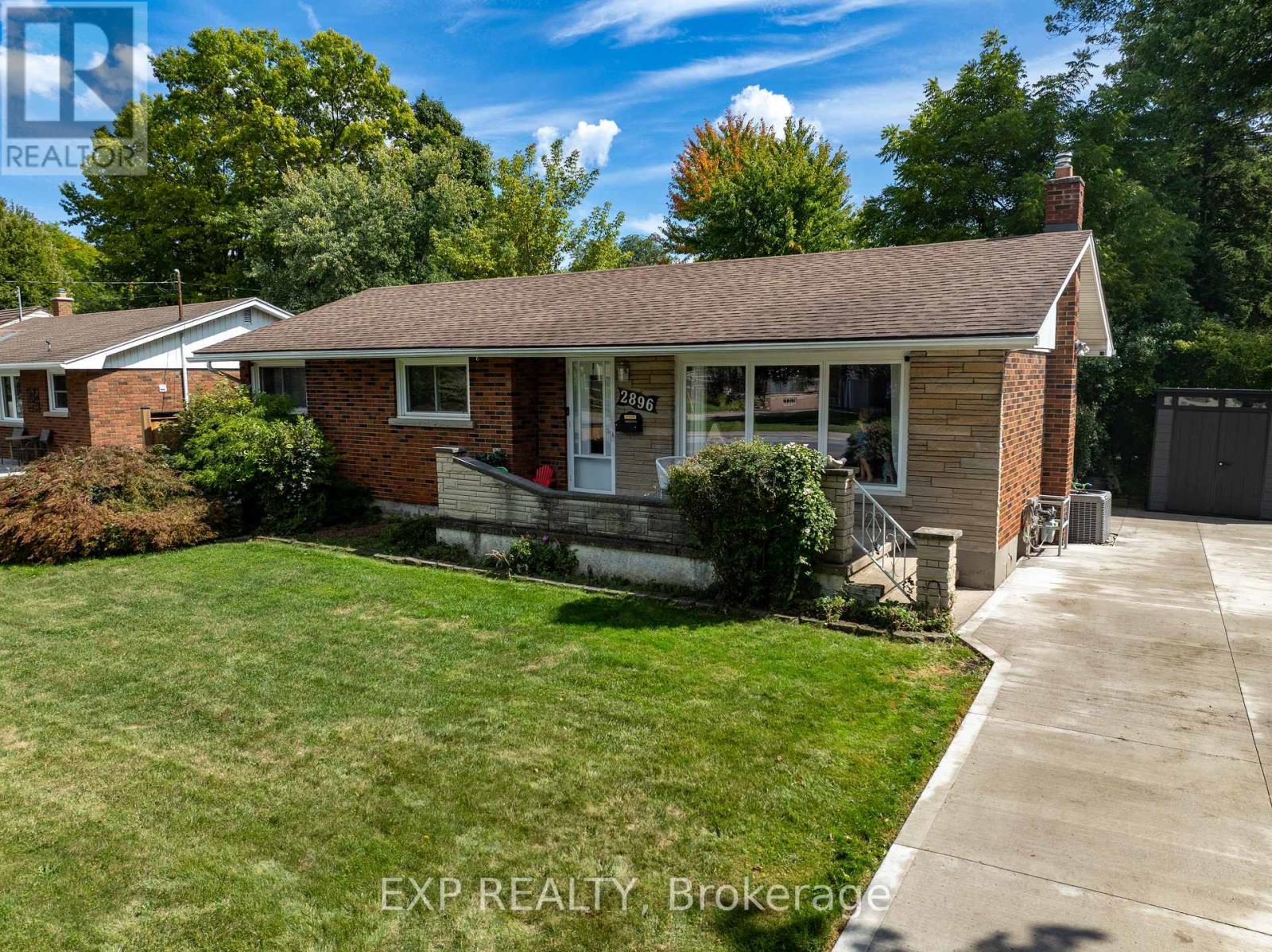 2896 Portage Road, Niagara Falls, Ontario  L2J 2J5 - Photo 1 - X12408499