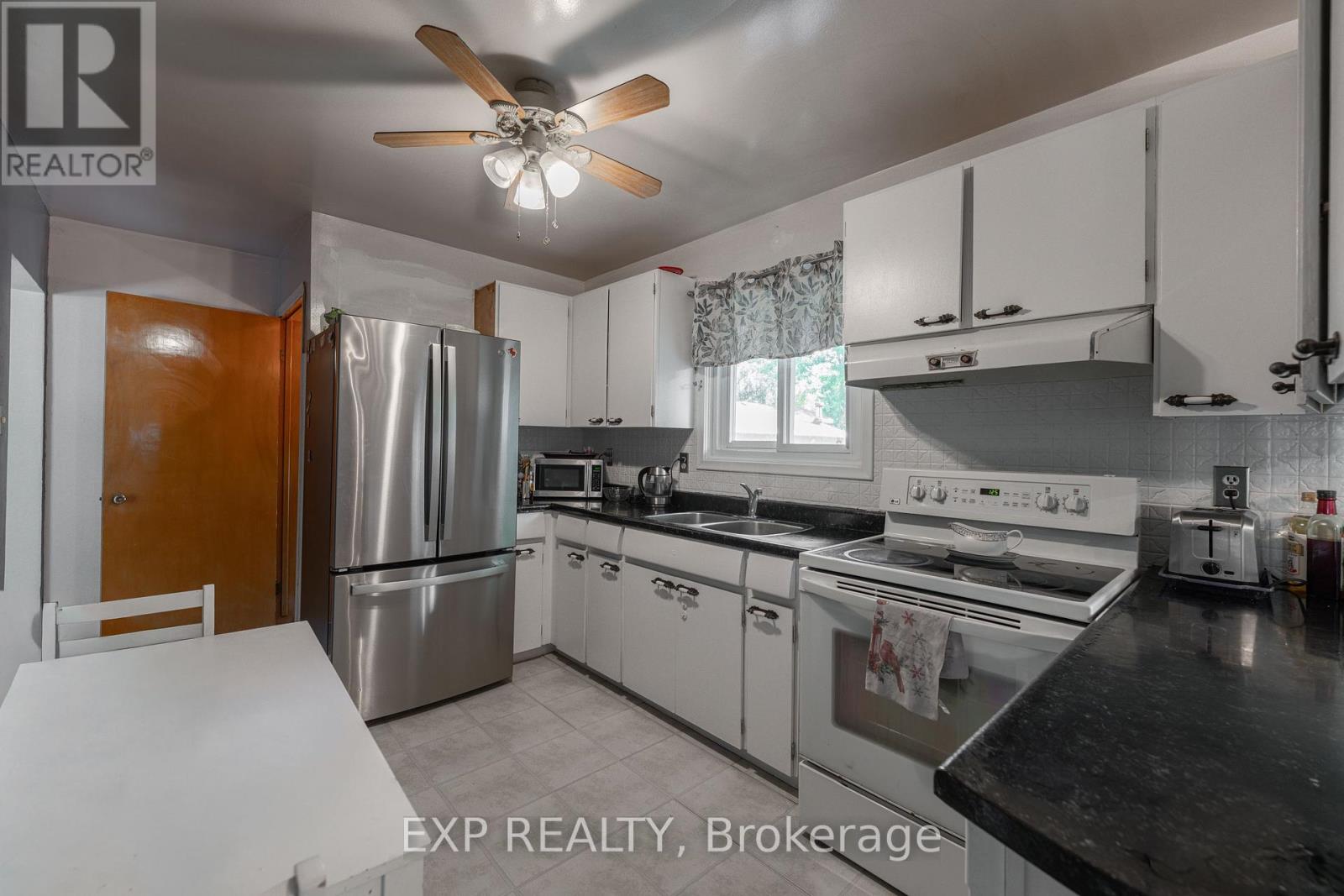 2896 Portage Road, Niagara Falls, Ontario  L2J 2J5 - Photo 12 - X12408499