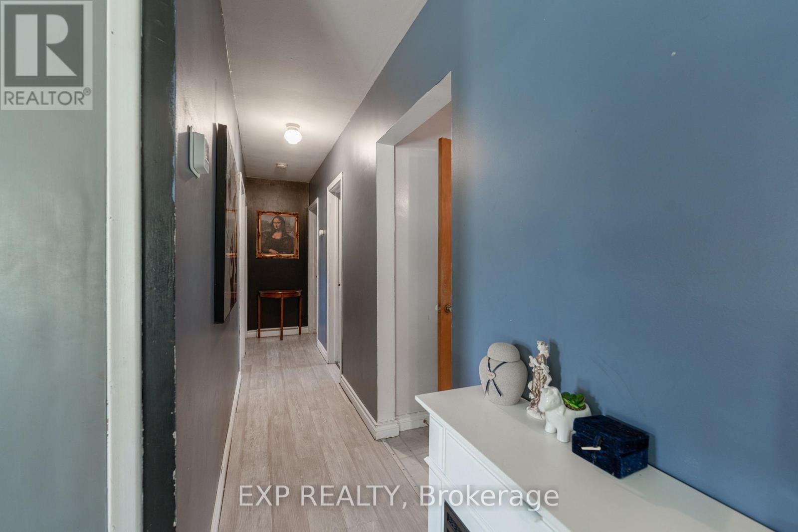 2896 Portage Road, Niagara Falls, Ontario  L2J 2J5 - Photo 16 - X12408499