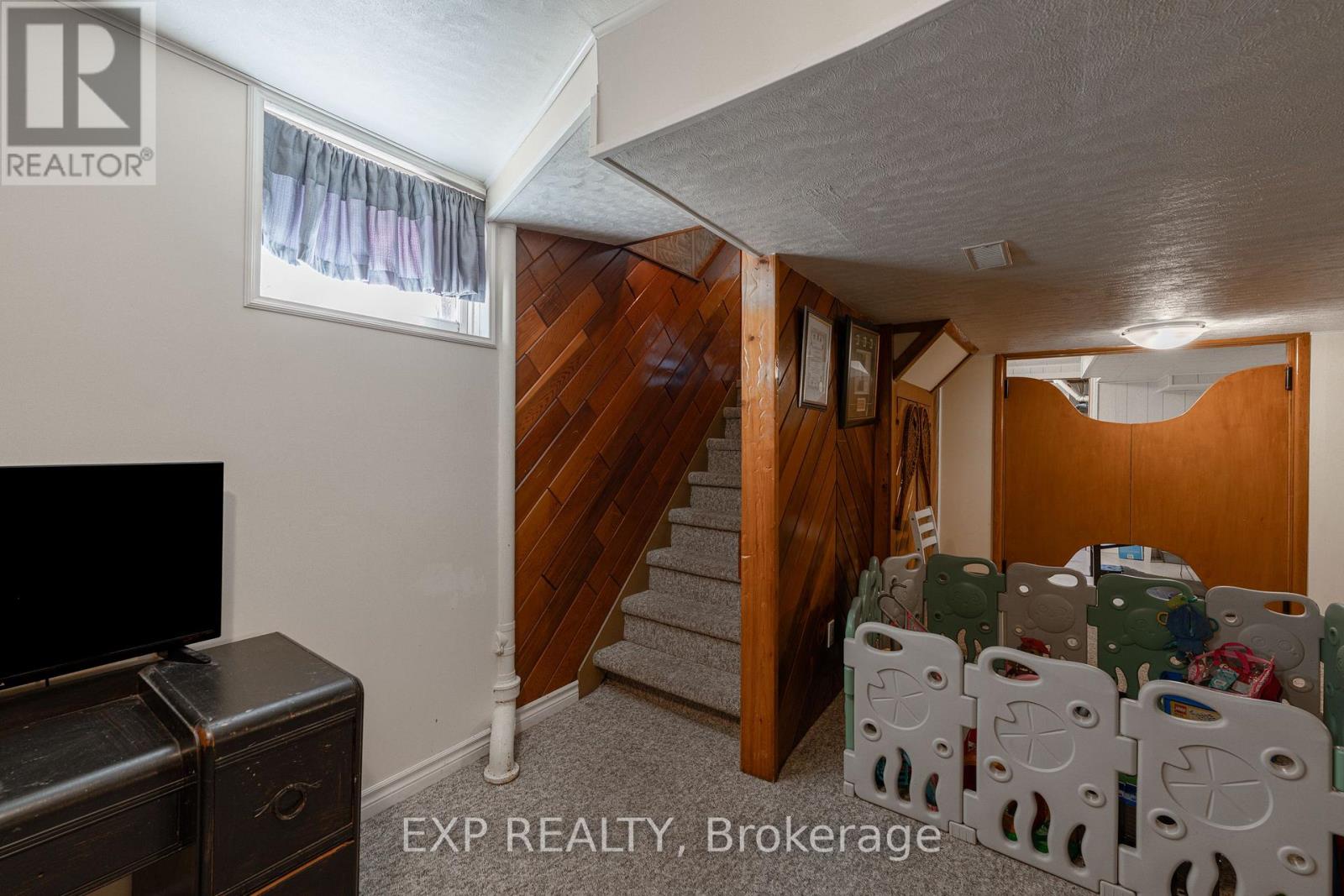 2896 Portage Road, Niagara Falls, Ontario  L2J 2J5 - Photo 23 - X12408499