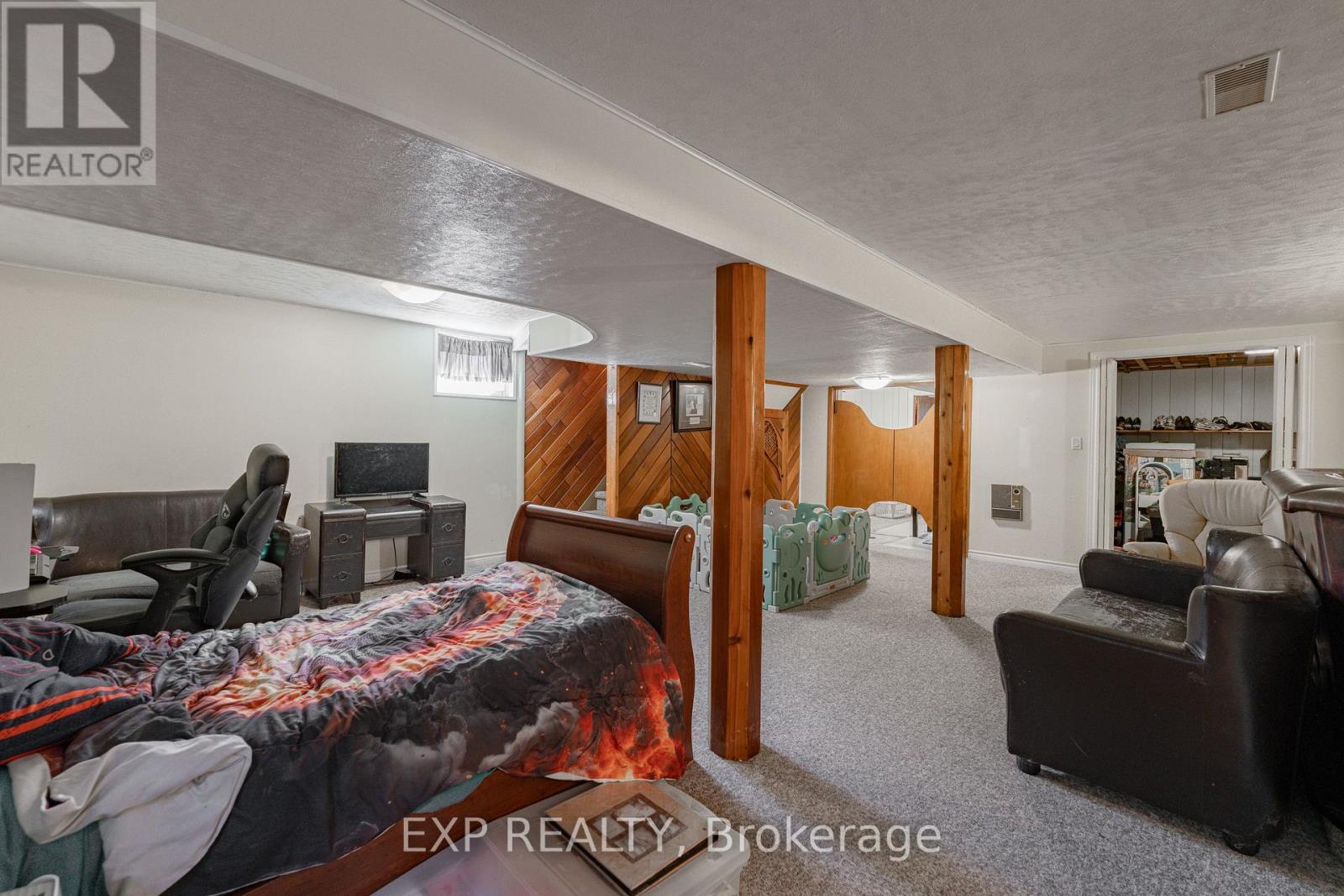 2896 Portage Road, Niagara Falls, Ontario  L2J 2J5 - Photo 24 - X12408499