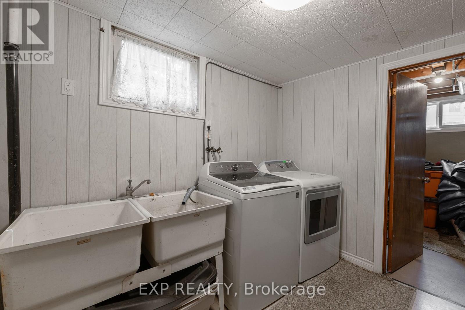 2896 Portage Road, Niagara Falls, Ontario  L2J 2J5 - Photo 27 - X12408499
