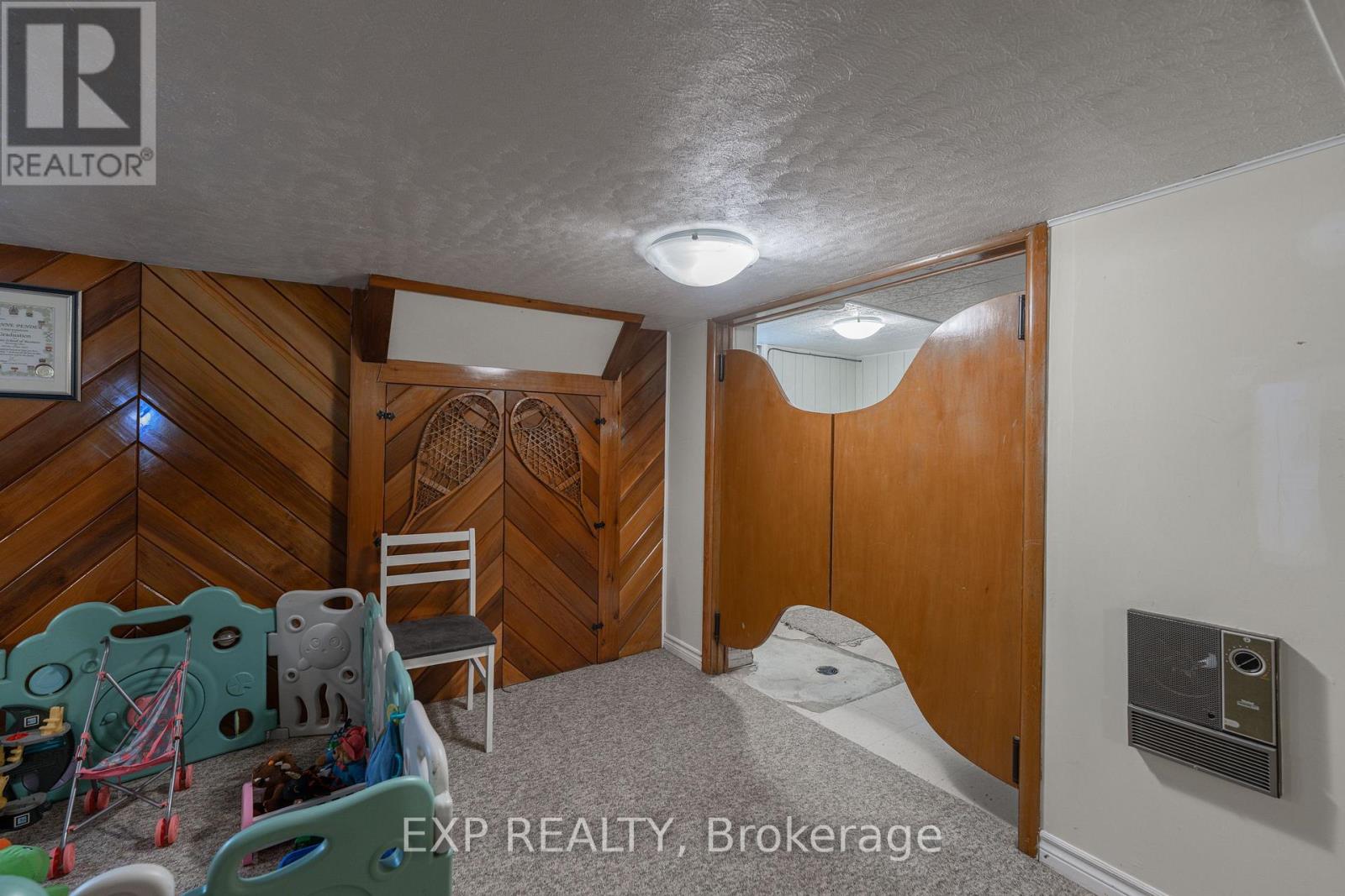 2896 Portage Road, Niagara Falls, Ontario  L2J 2J5 - Photo 28 - X12408499