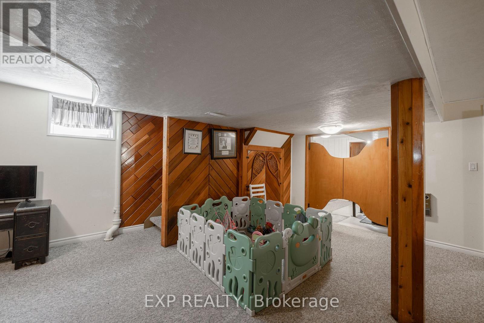 2896 Portage Road, Niagara Falls, Ontario  L2J 2J5 - Photo 29 - X12408499