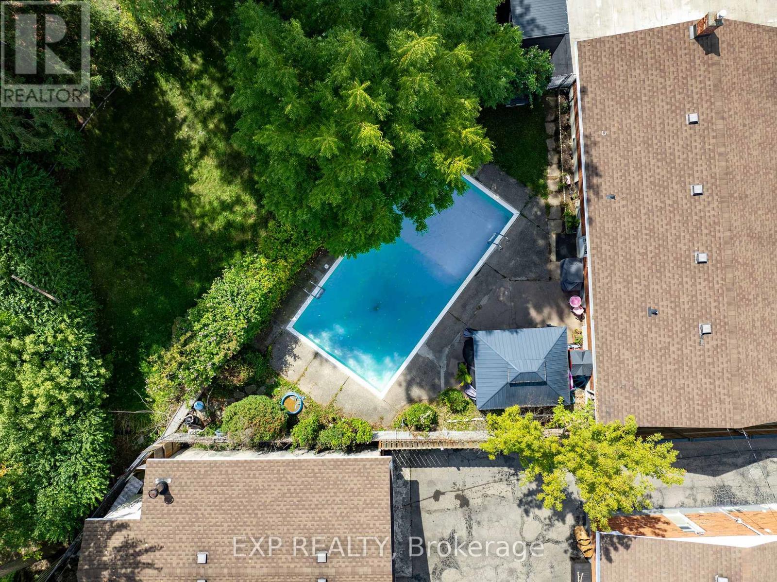 2896 Portage Road, Niagara Falls, Ontario  L2J 2J5 - Photo 3 - X12408499