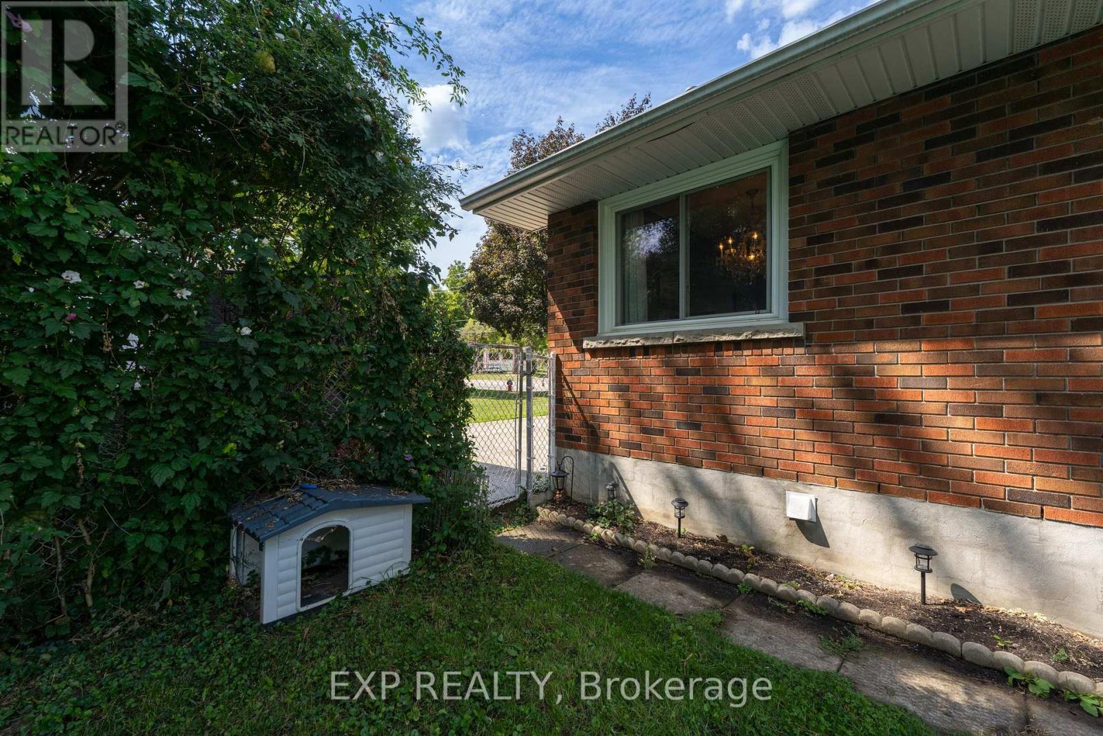 2896 Portage Road, Niagara Falls, Ontario  L2J 2J5 - Photo 38 - X12408499