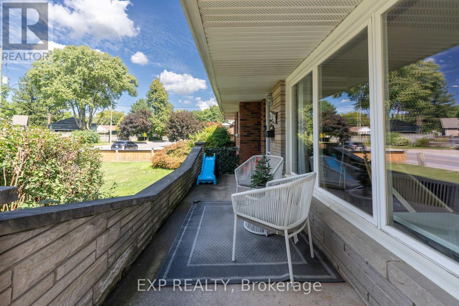 2896 Portage Road, Niagara Falls, Ontario  L2J 2J5 - Photo 7 - X12408499