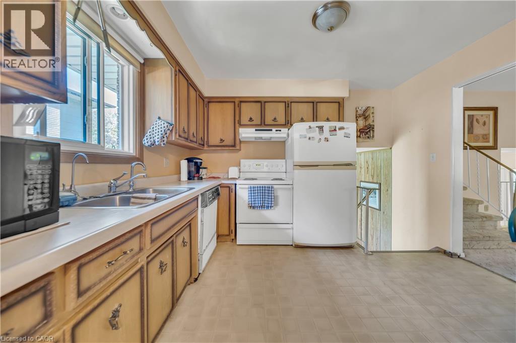 395 Mossom Place, Waterloo, Ontario  N2K 2G7 - Photo 9 - 40769985