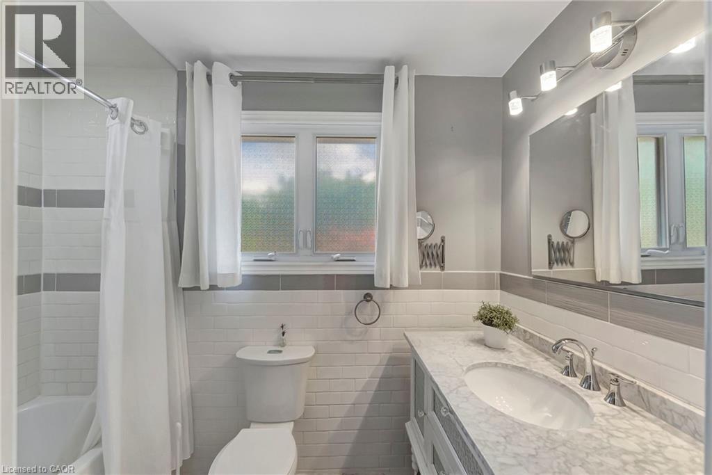 2024 Markle Drive, Oakville, Ontario  L6H 3T3 - Photo 20 - 40769469