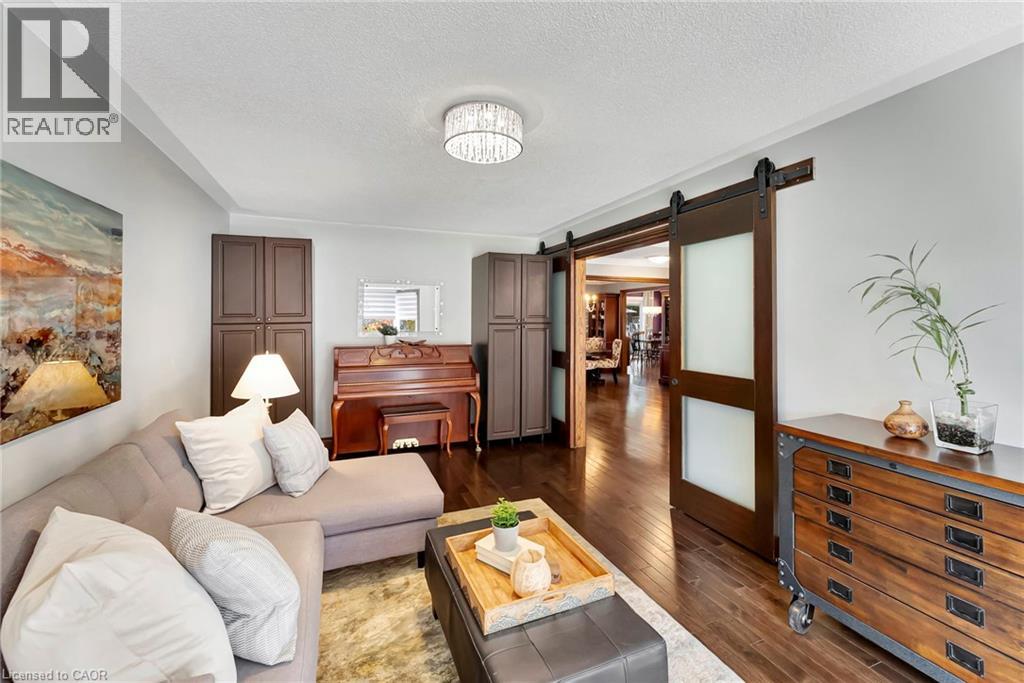 2024 Markle Drive, Oakville, Ontario  L6H 3T3 - Photo 6 - 40769469