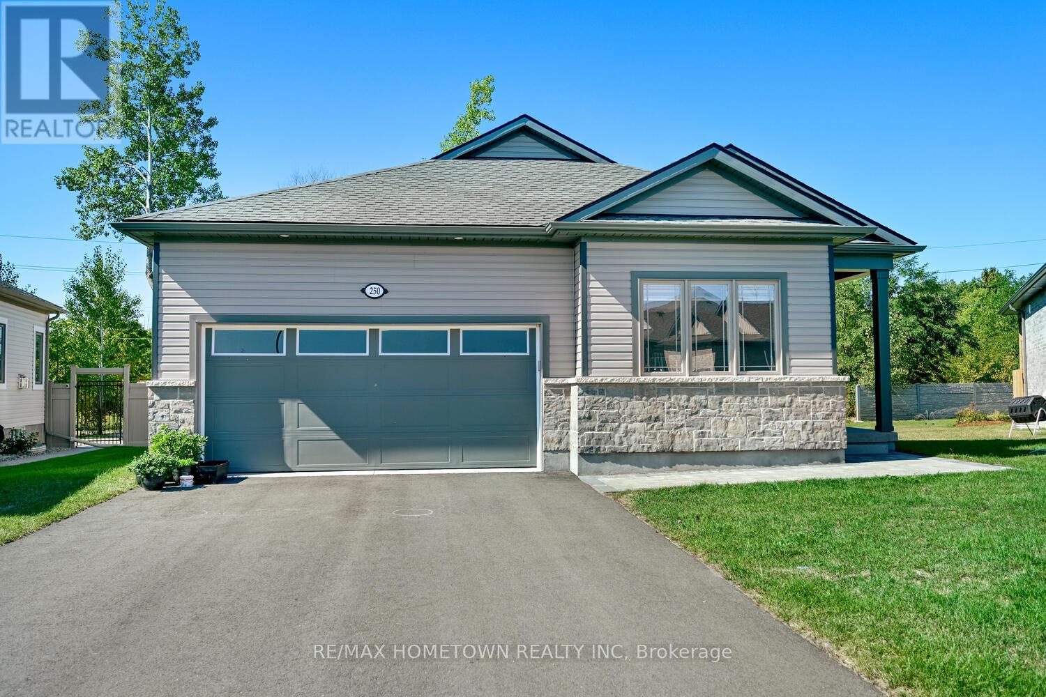 250 Adley Drive, Brockville, Ontario  K6V 7J2 - Photo 3 - X12408502