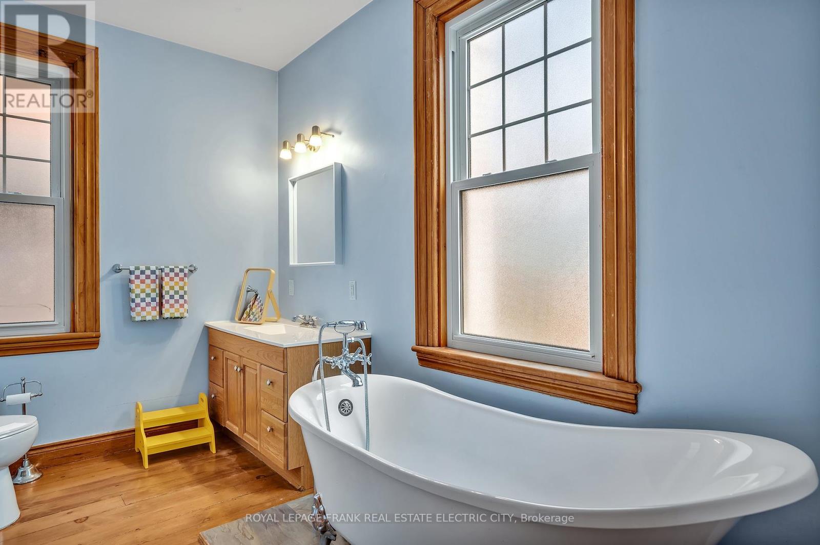 551 Weller Street, Peterborough, Ontario  K9H 2N9 - Photo 19 - X12408475