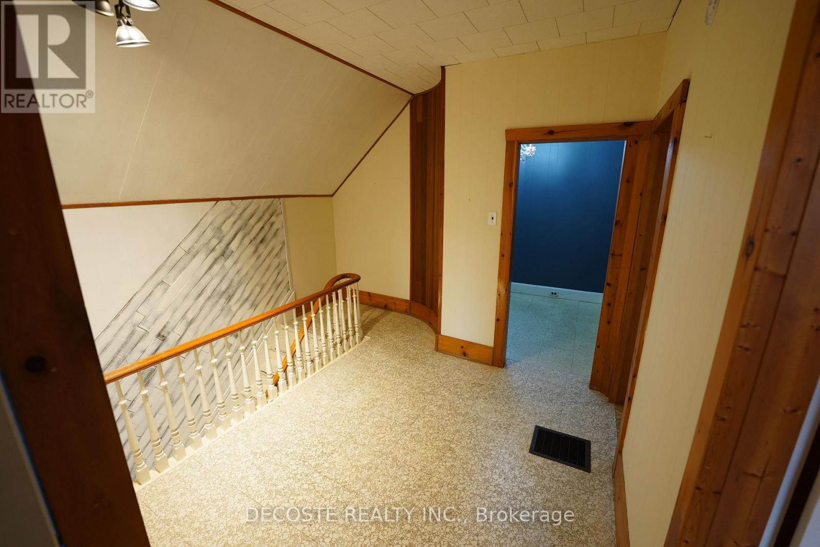 21946 Sauve Street, North Glengarry, Ontario  K0B 1H0 - Photo 12 - X12408441