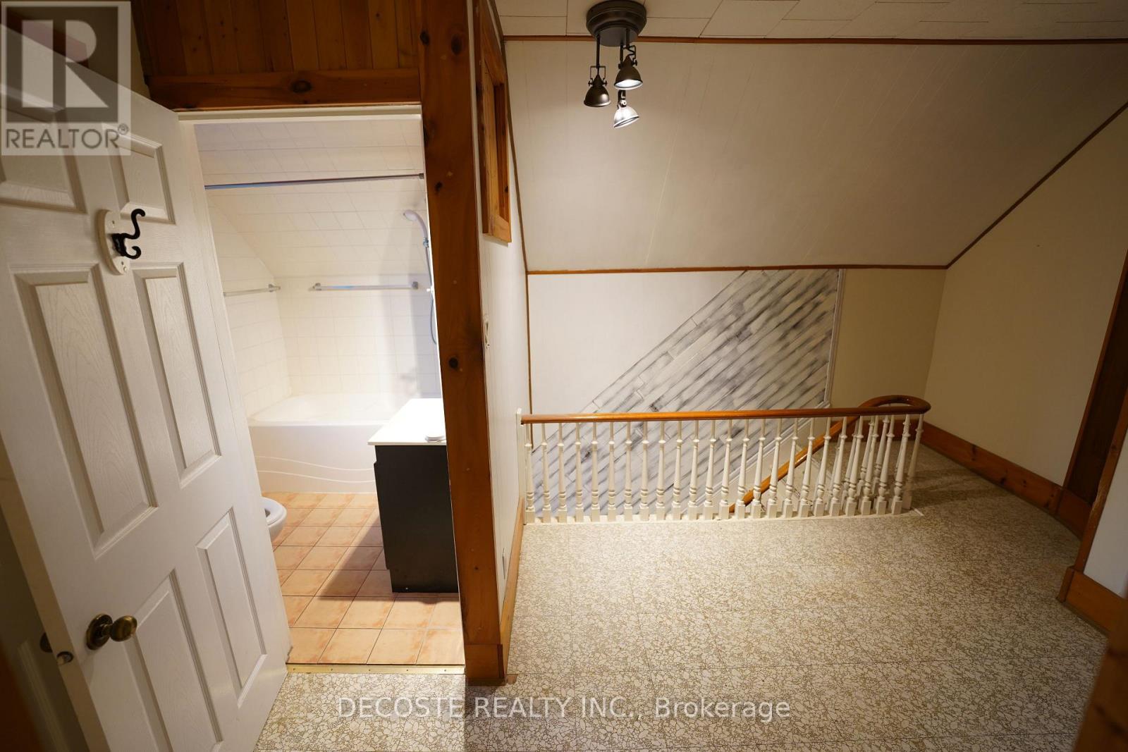 21946 Sauve Street, North Glengarry, Ontario  K0B 1H0 - Photo 13 - X12408441