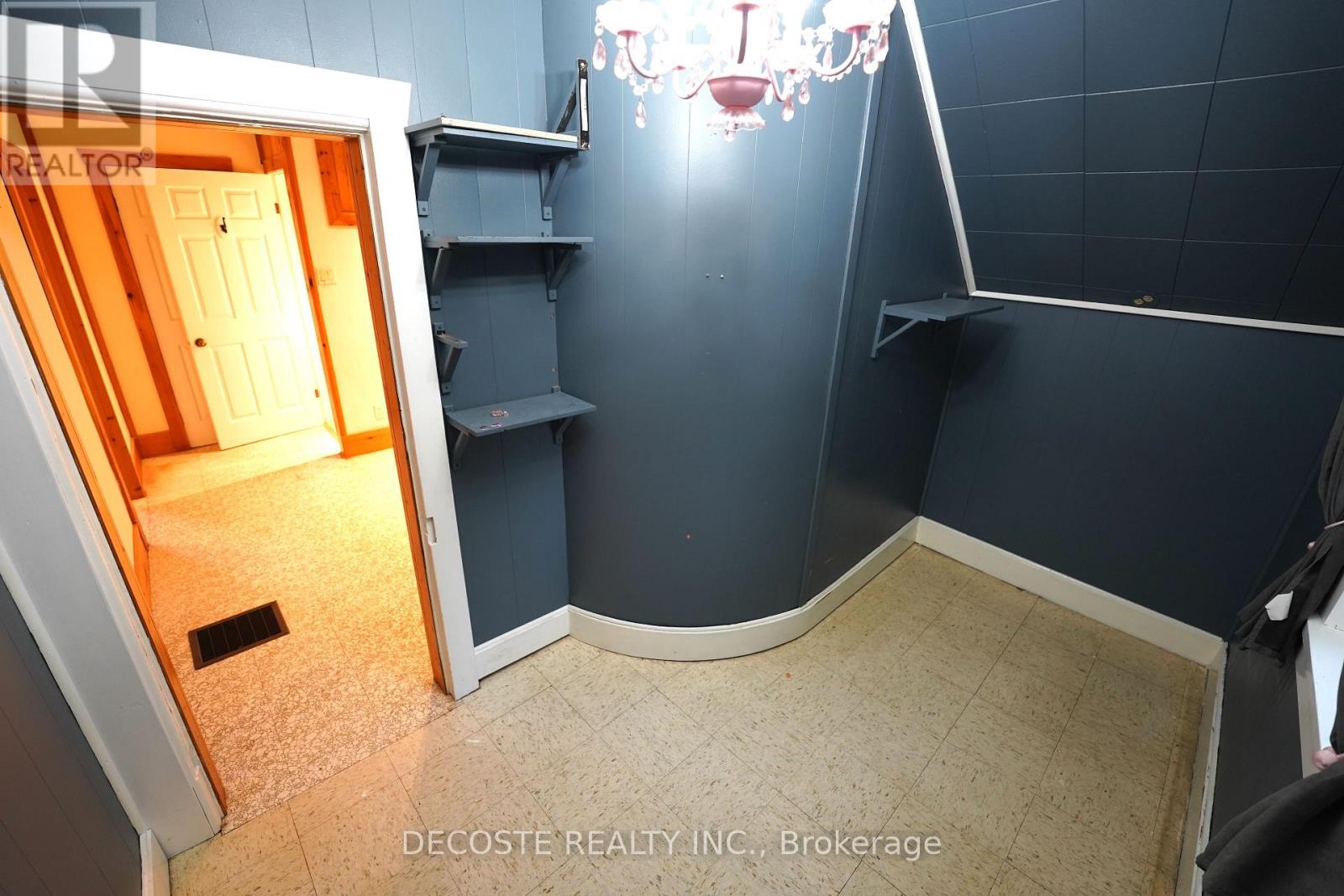 21946 Sauve Street, North Glengarry, Ontario  K0B 1H0 - Photo 14 - X12408441