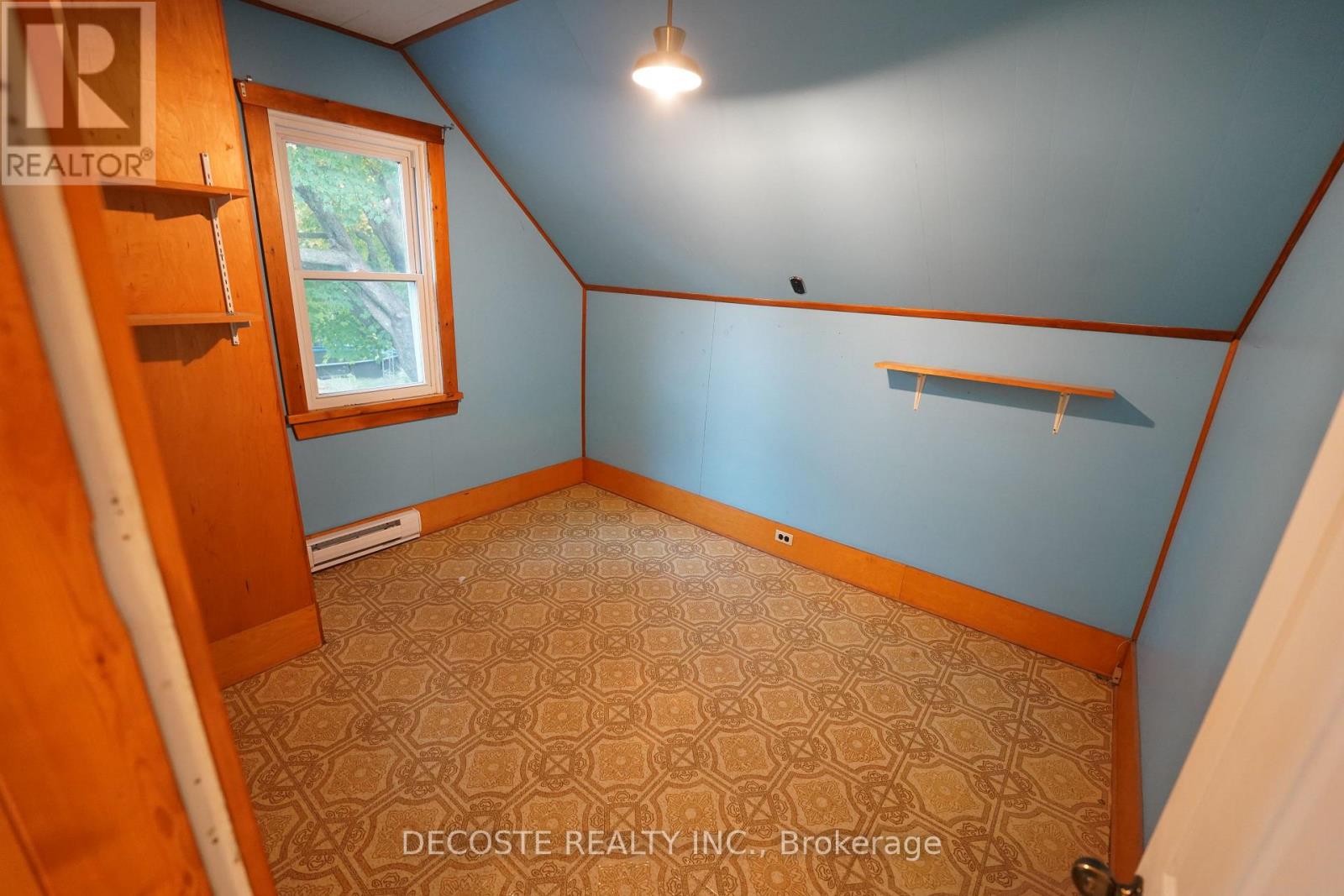21946 Sauve Street, North Glengarry, Ontario  K0B 1H0 - Photo 15 - X12408441