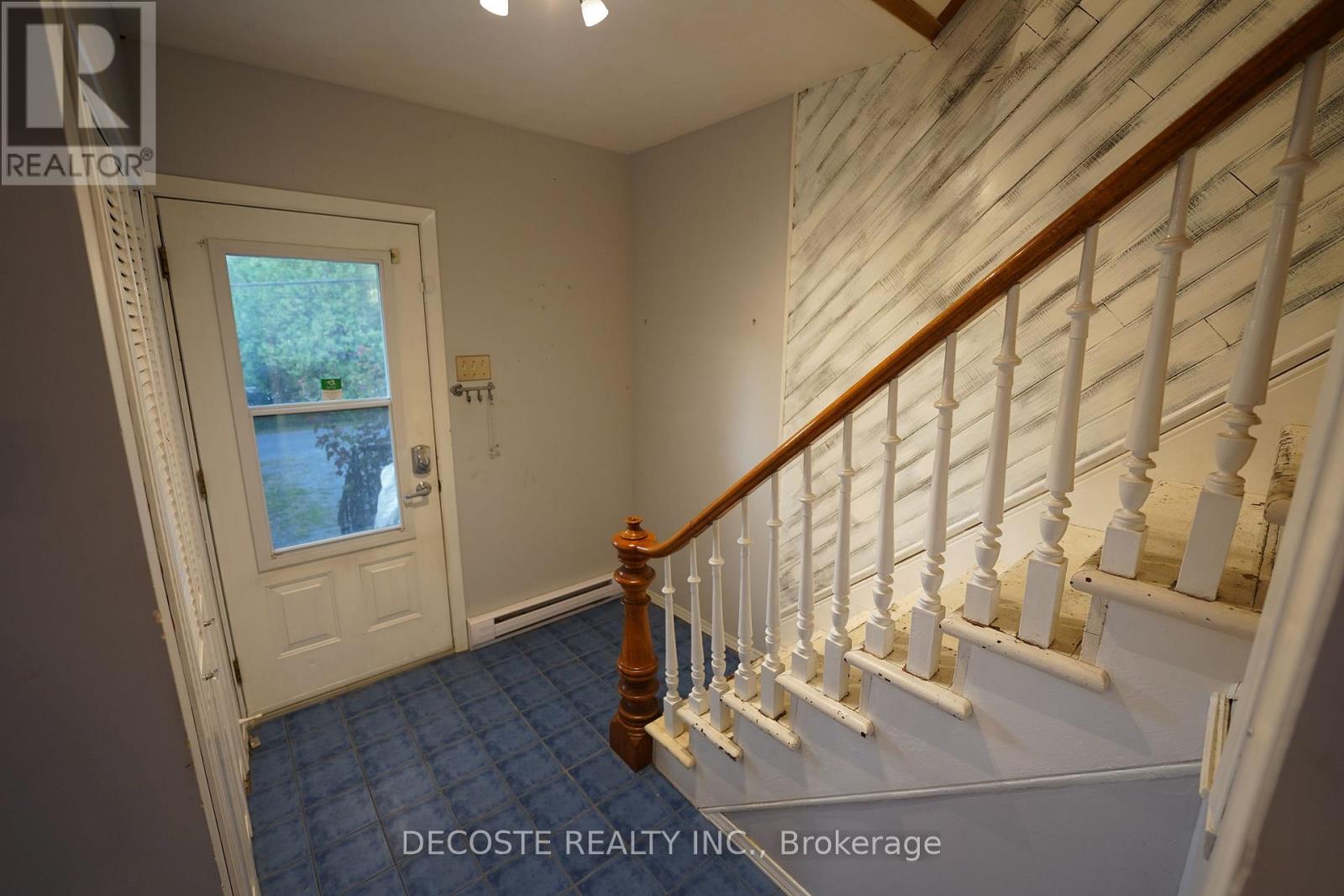 21946 Sauve Street, North Glengarry, Ontario  K0B 1H0 - Photo 2 - X12408441