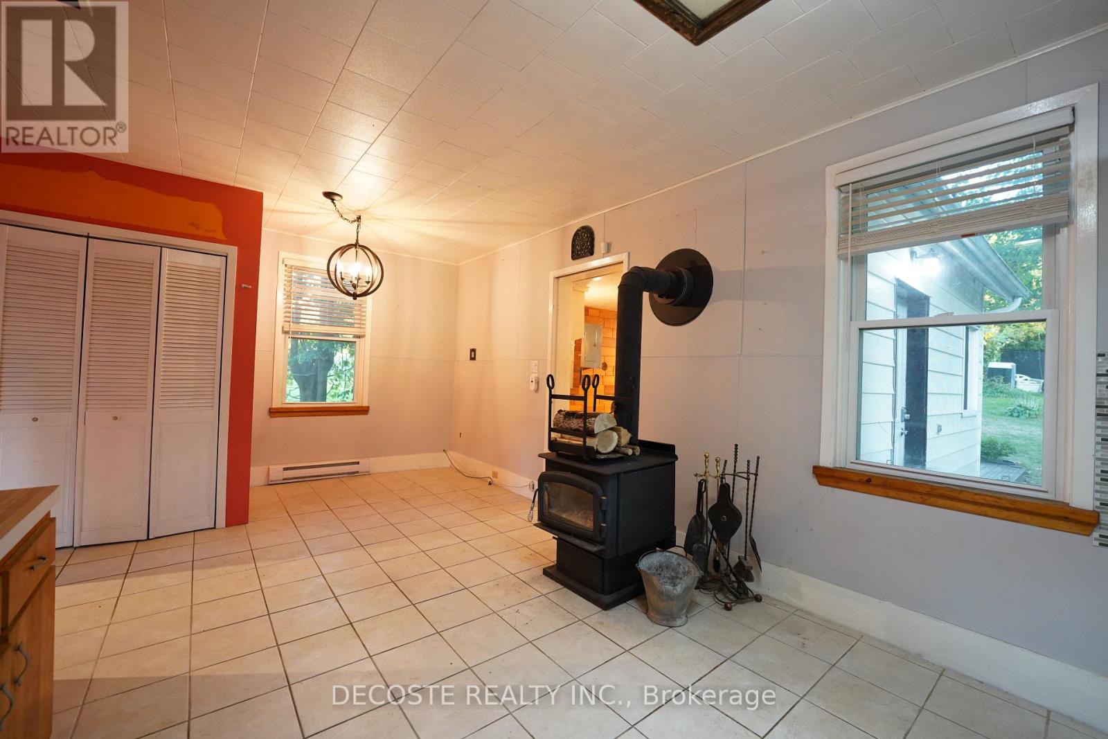 21946 Sauve Street, North Glengarry, Ontario  K0B 1H0 - Photo 6 - X12408441