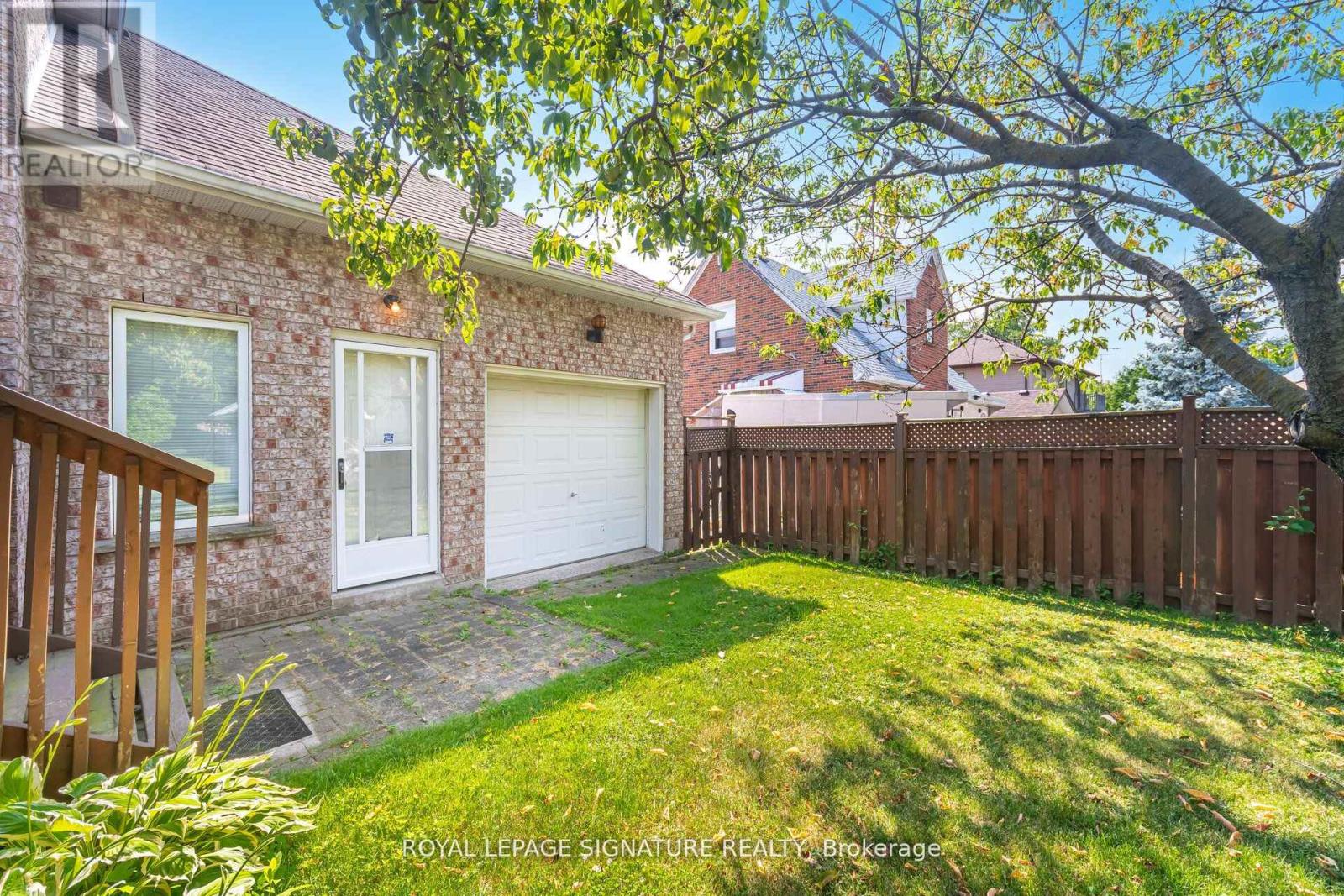 4097 Hickory Drive, Mississauga, Ontario  L4W 1L1 - Photo 8 - W12400488
