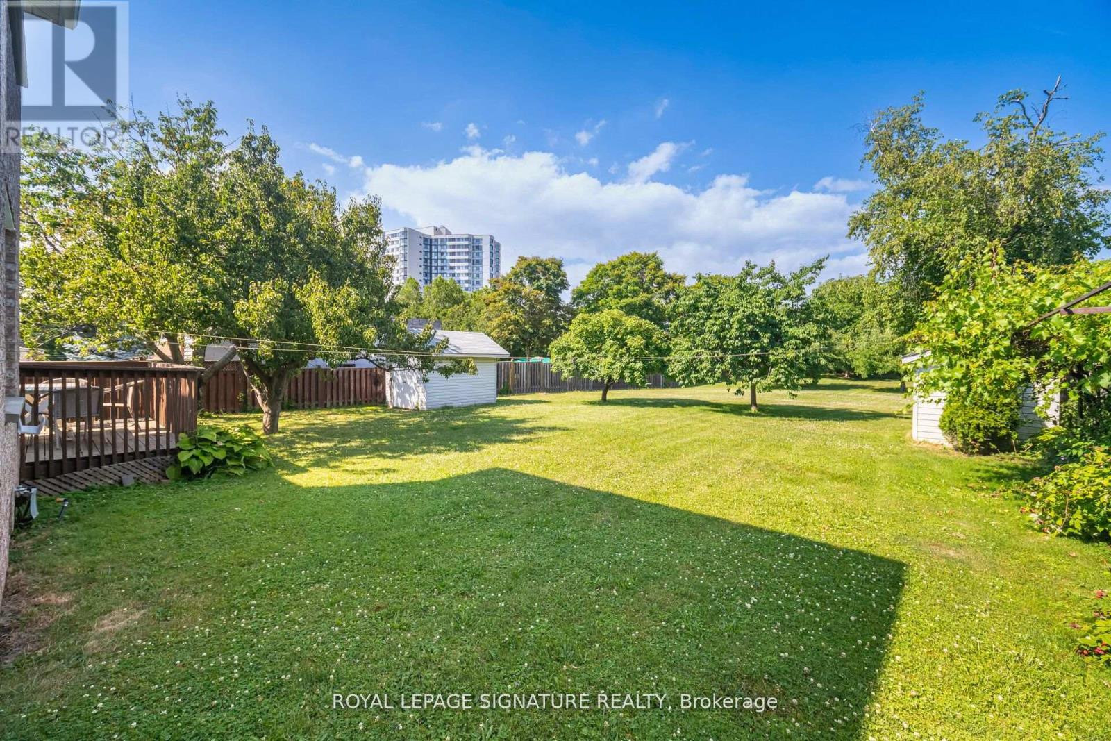 4097 Hickory Drive, Mississauga, Ontario  L4W 1L1 - Photo 4 - W12400488