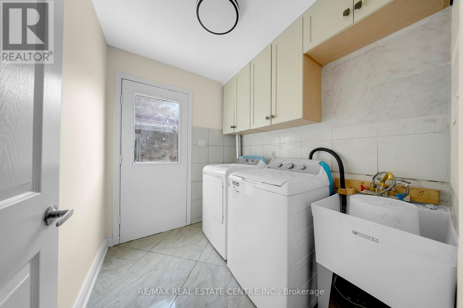 30 Oaklea Boulevard, Brampton, Ontario  L6Y 4G5 - Photo 10 - W12408451